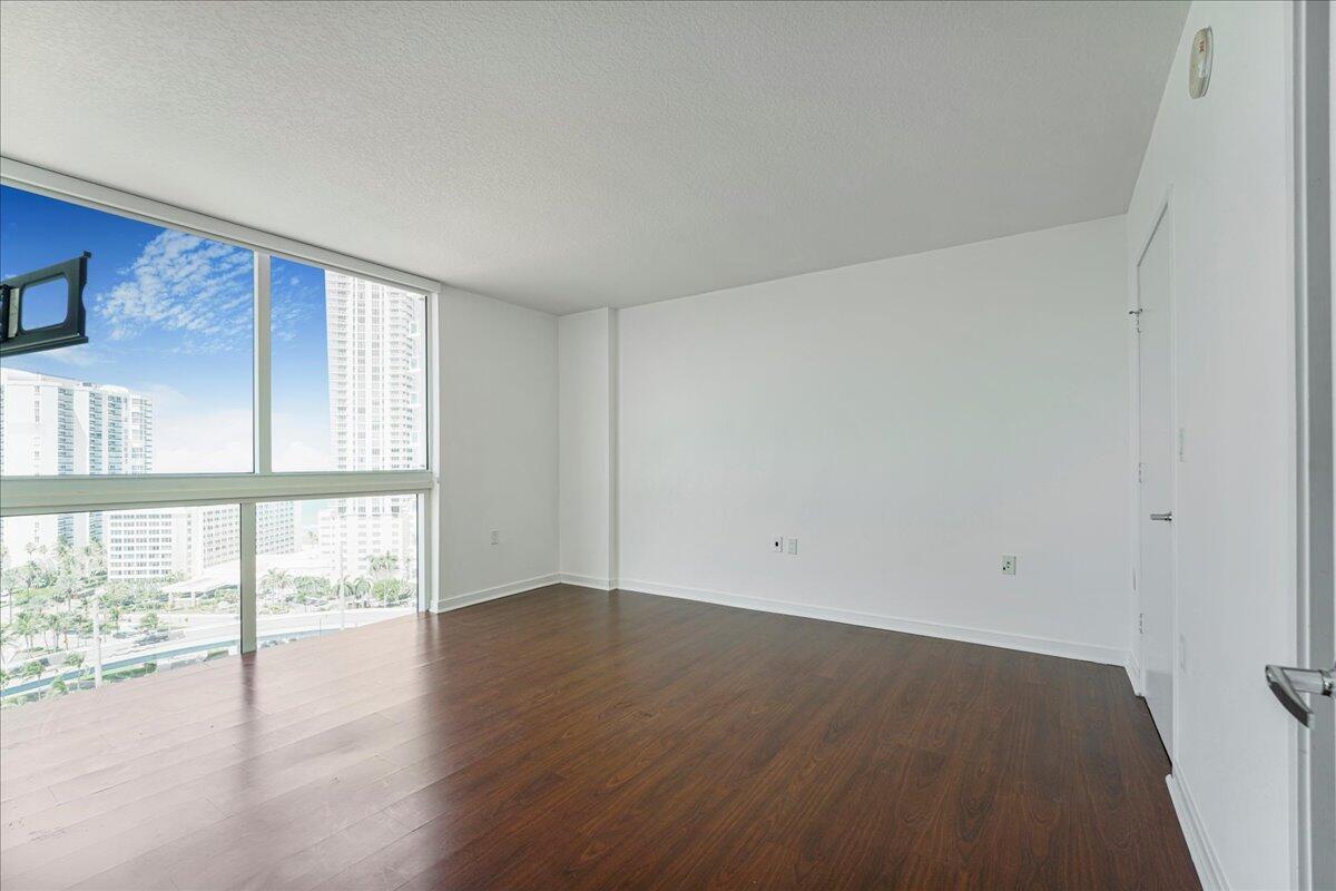 200 Sunny Isles Boulevard 2-1701 Property Photo 13