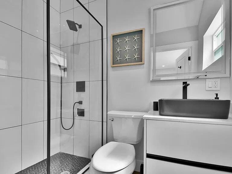 803 Bluebird Drive Property Photo 14