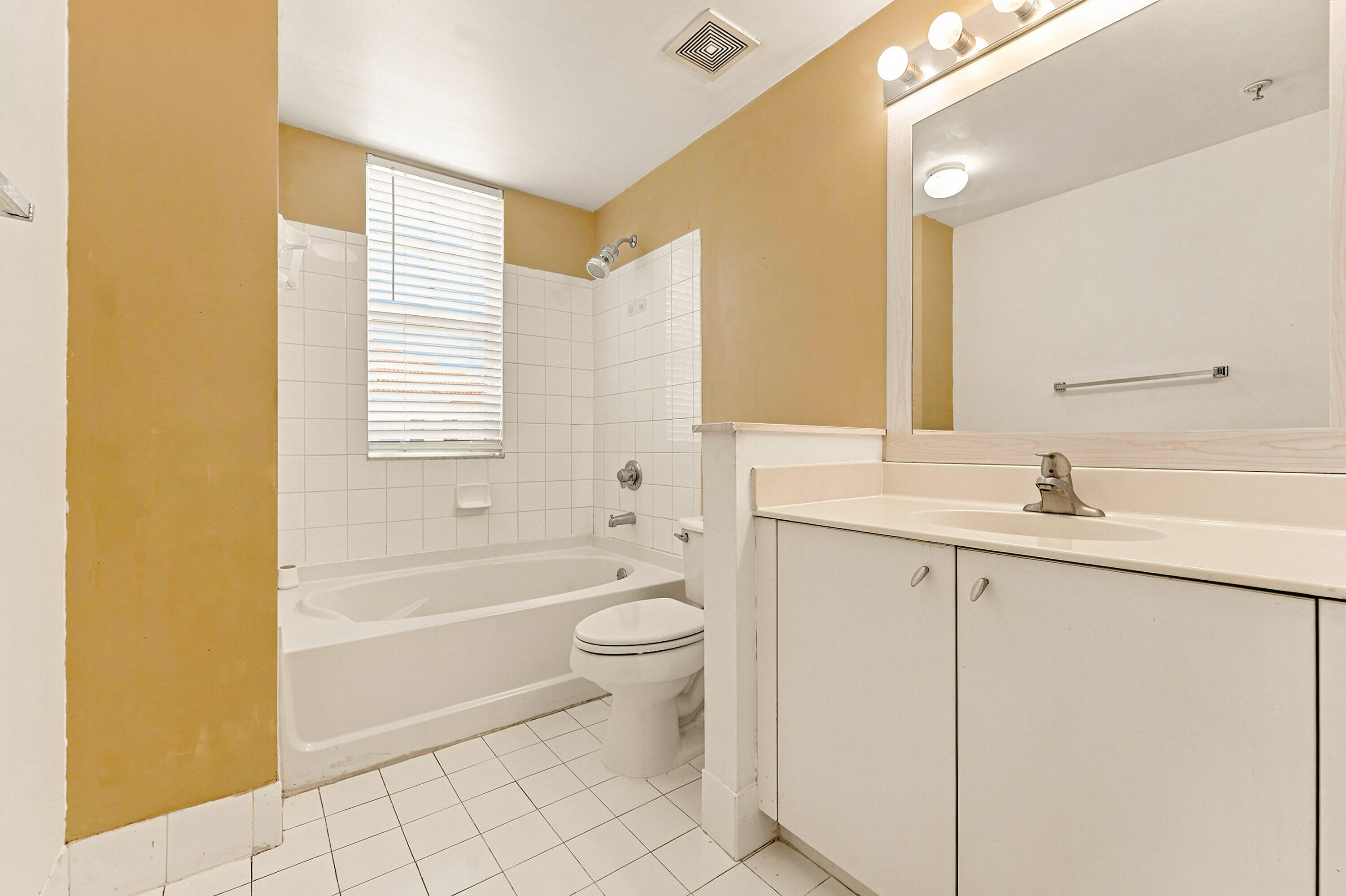 5940 W Sample Road 308 Property Photo 8