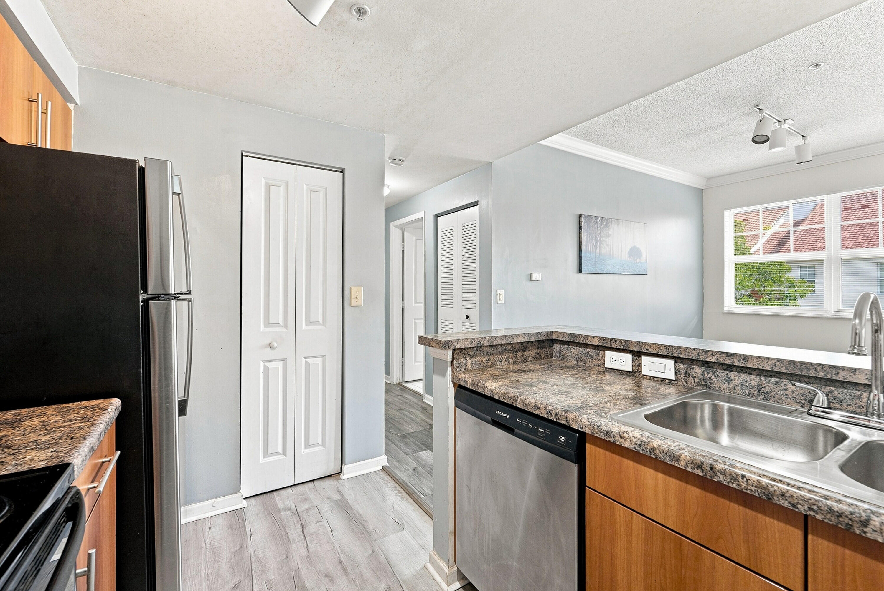 5940 W Sample Road 308 Property Photo 15