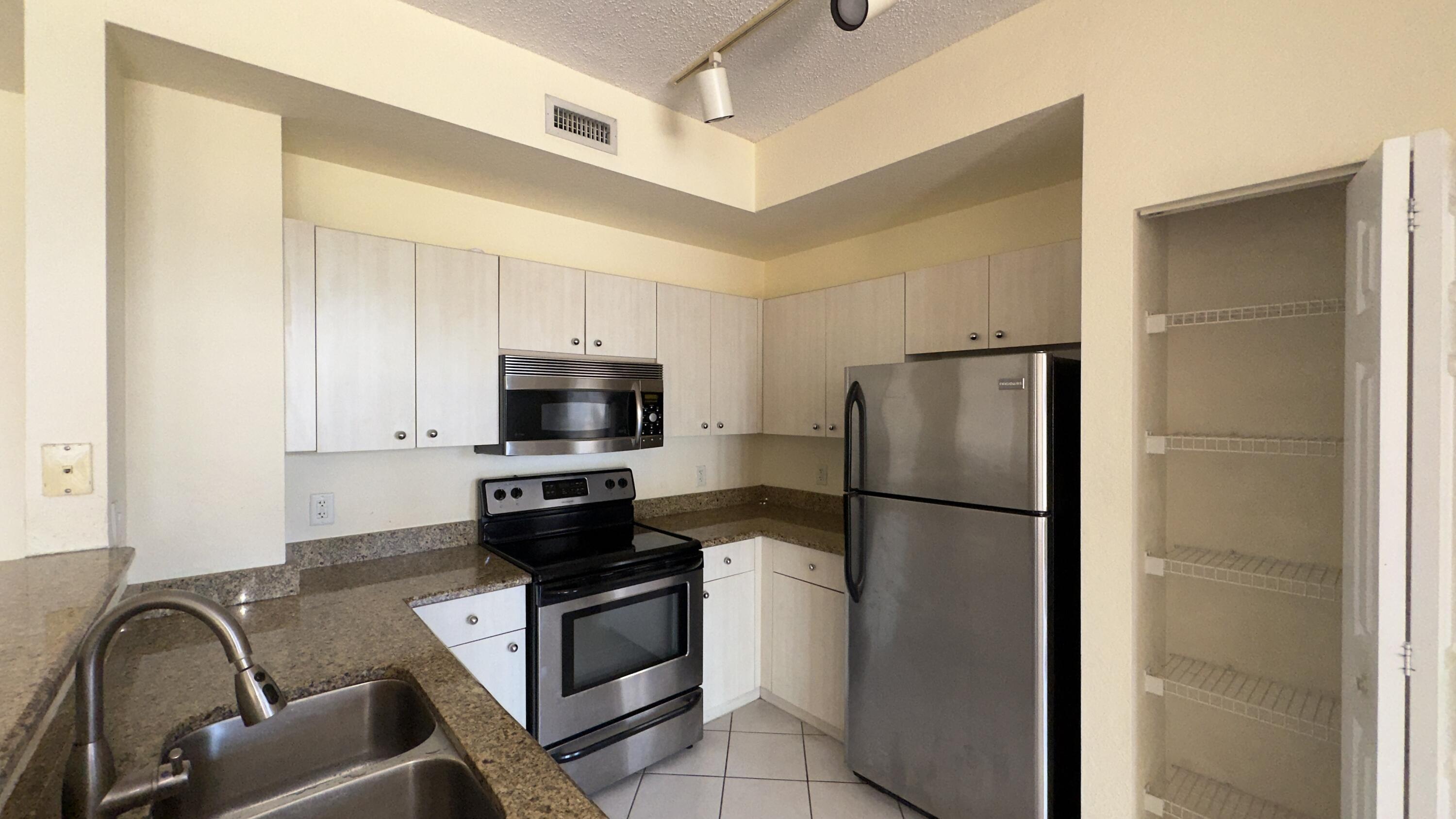 1801 N Flagler Drive 910 Property Photo 6