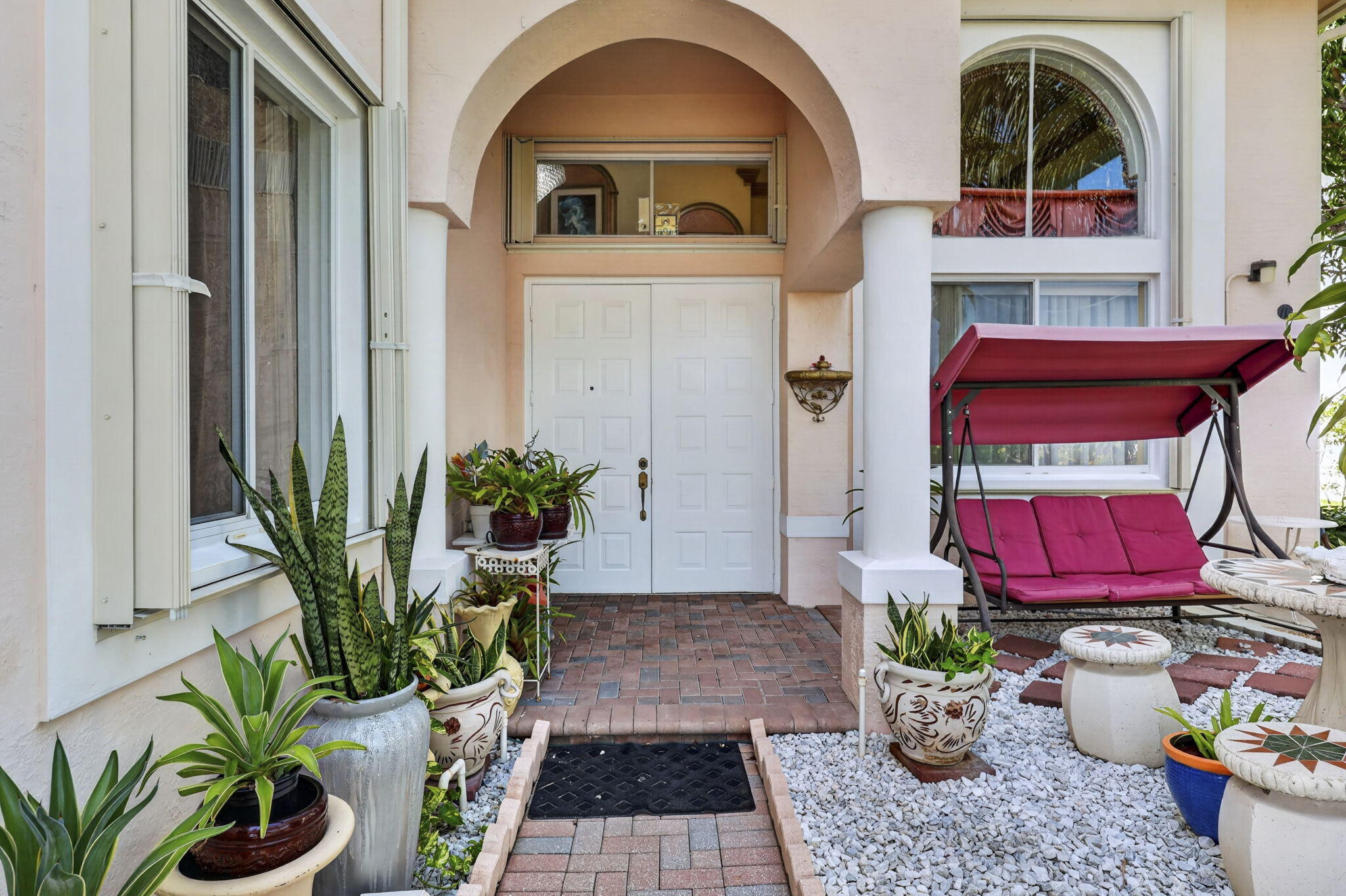120 Isola Circle Property Photo 8