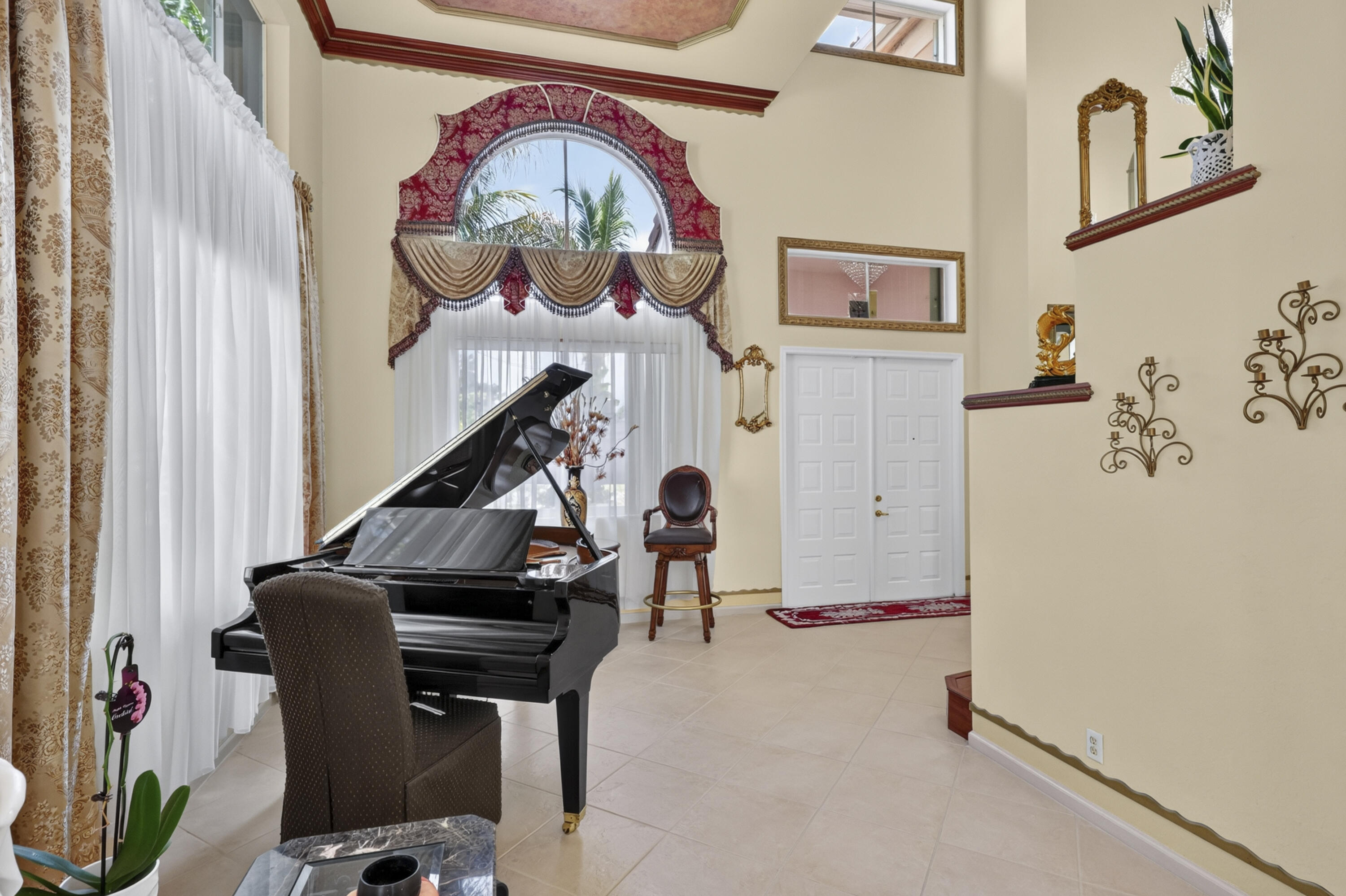 120 Isola Circle Property Photo 15