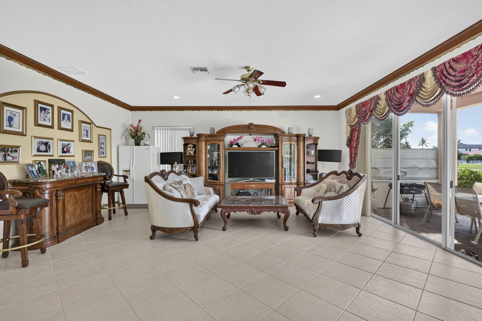 120 Isola Circle Property Photo 34