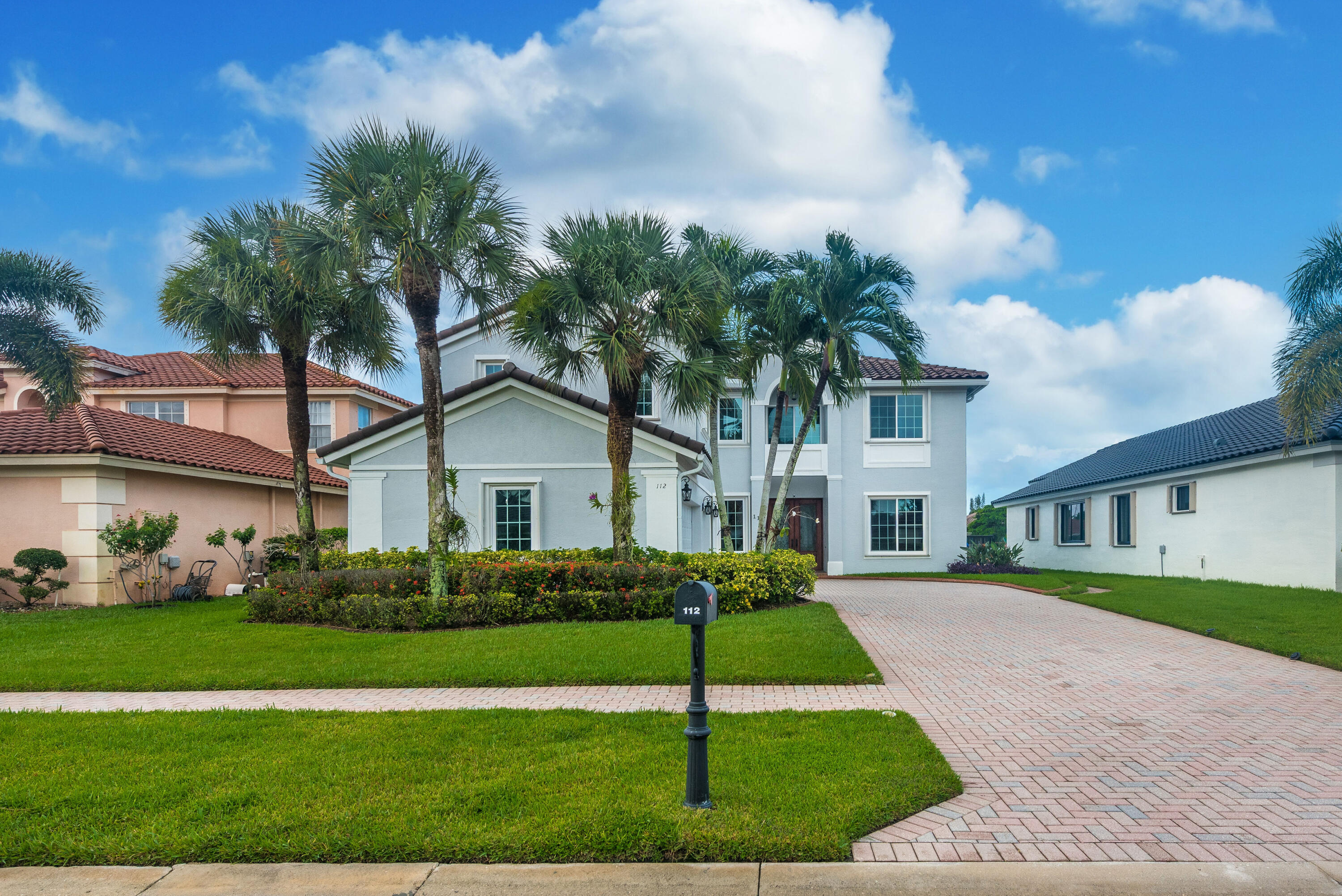112 ISOLA Circle