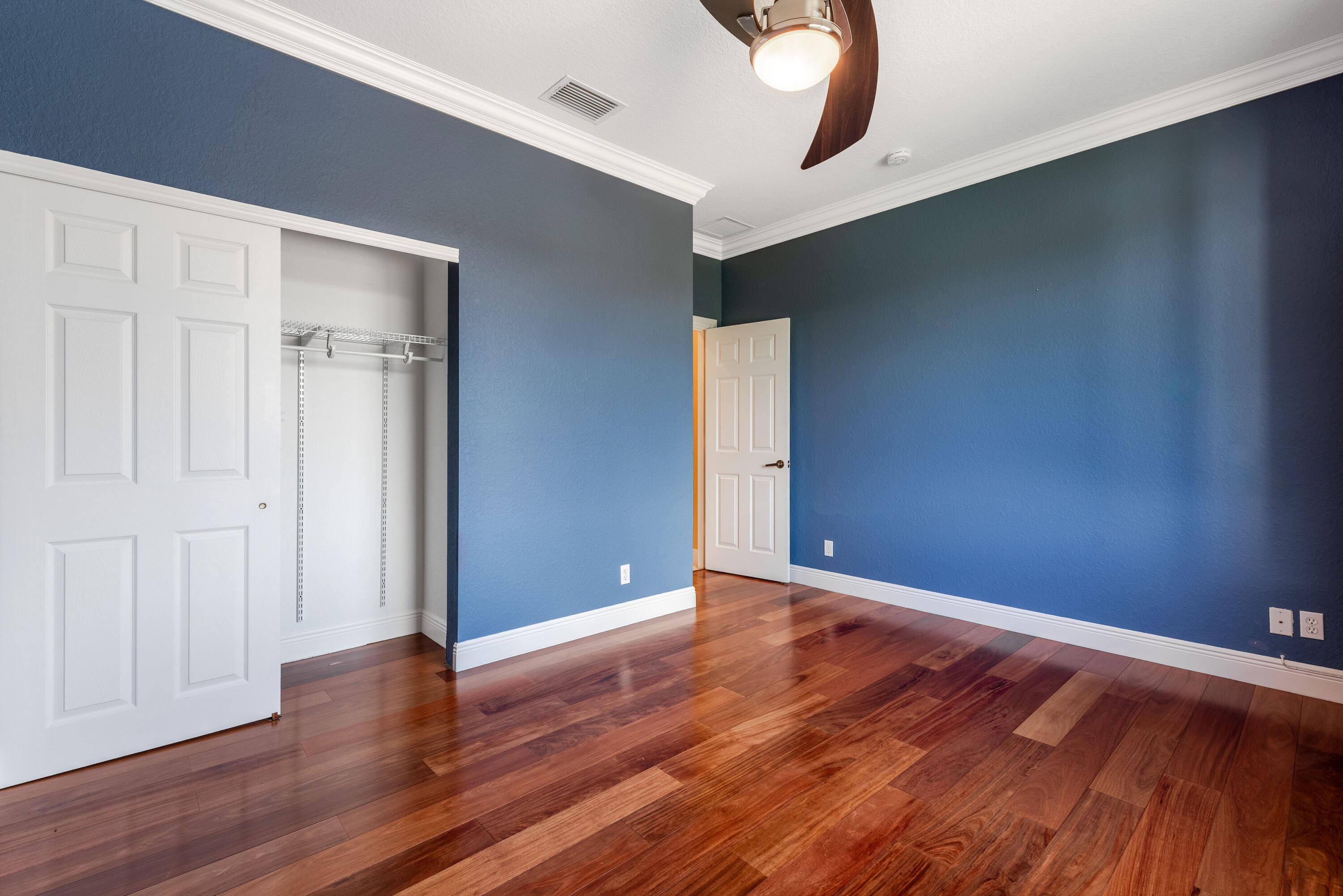 112 Isola Circle Property Photo 16