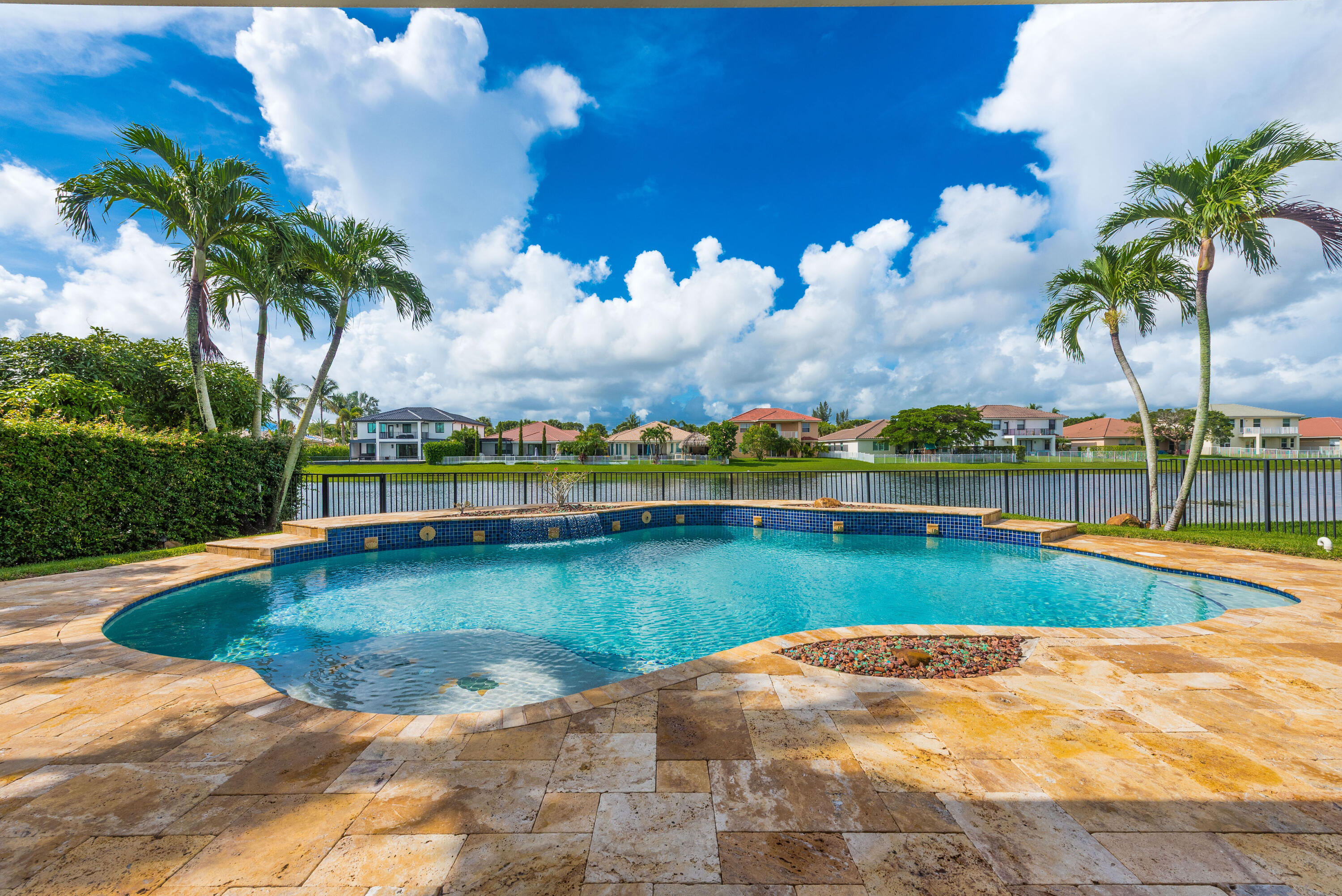 112 Isola Circle Property Photo 41