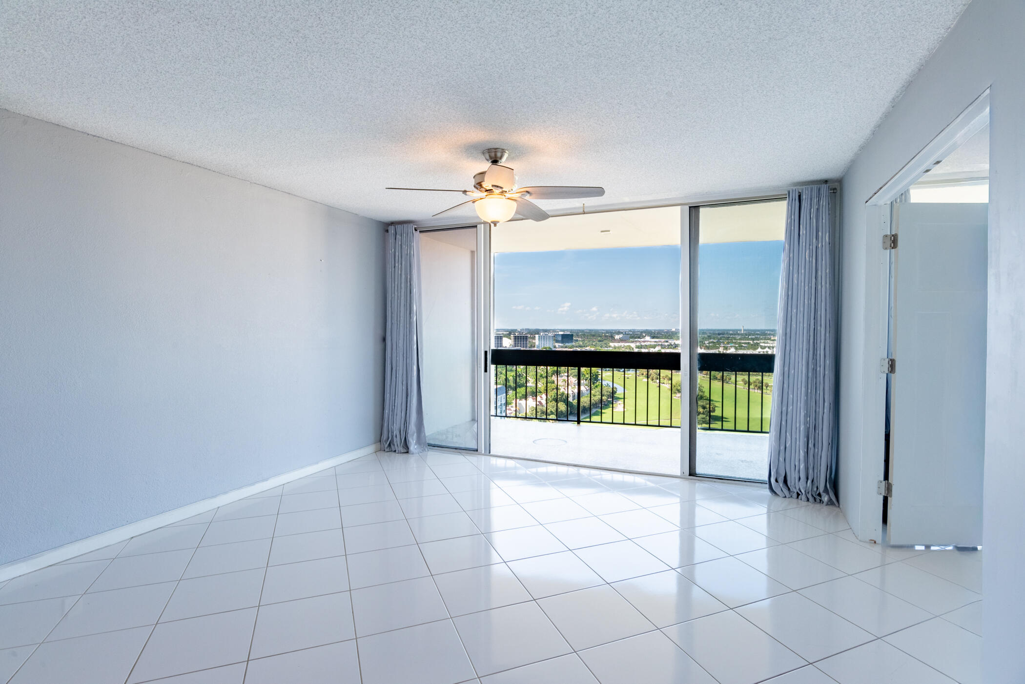 2400 Presidential Way Ph6 Property Photo 7