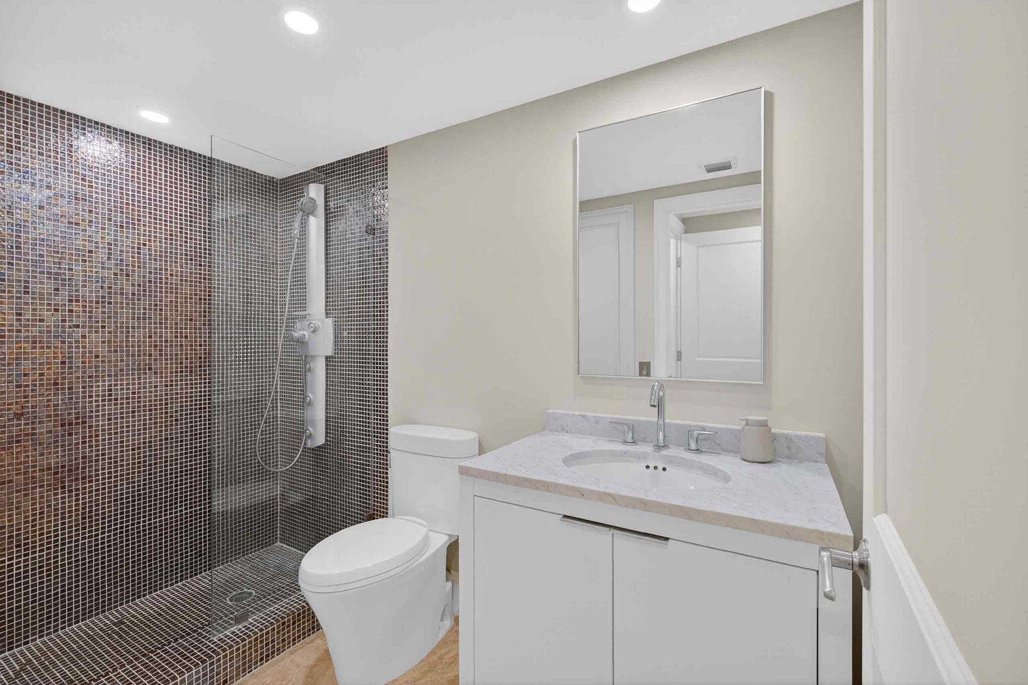 701 Brickell Key Boulevard 1604 Property Photo 38