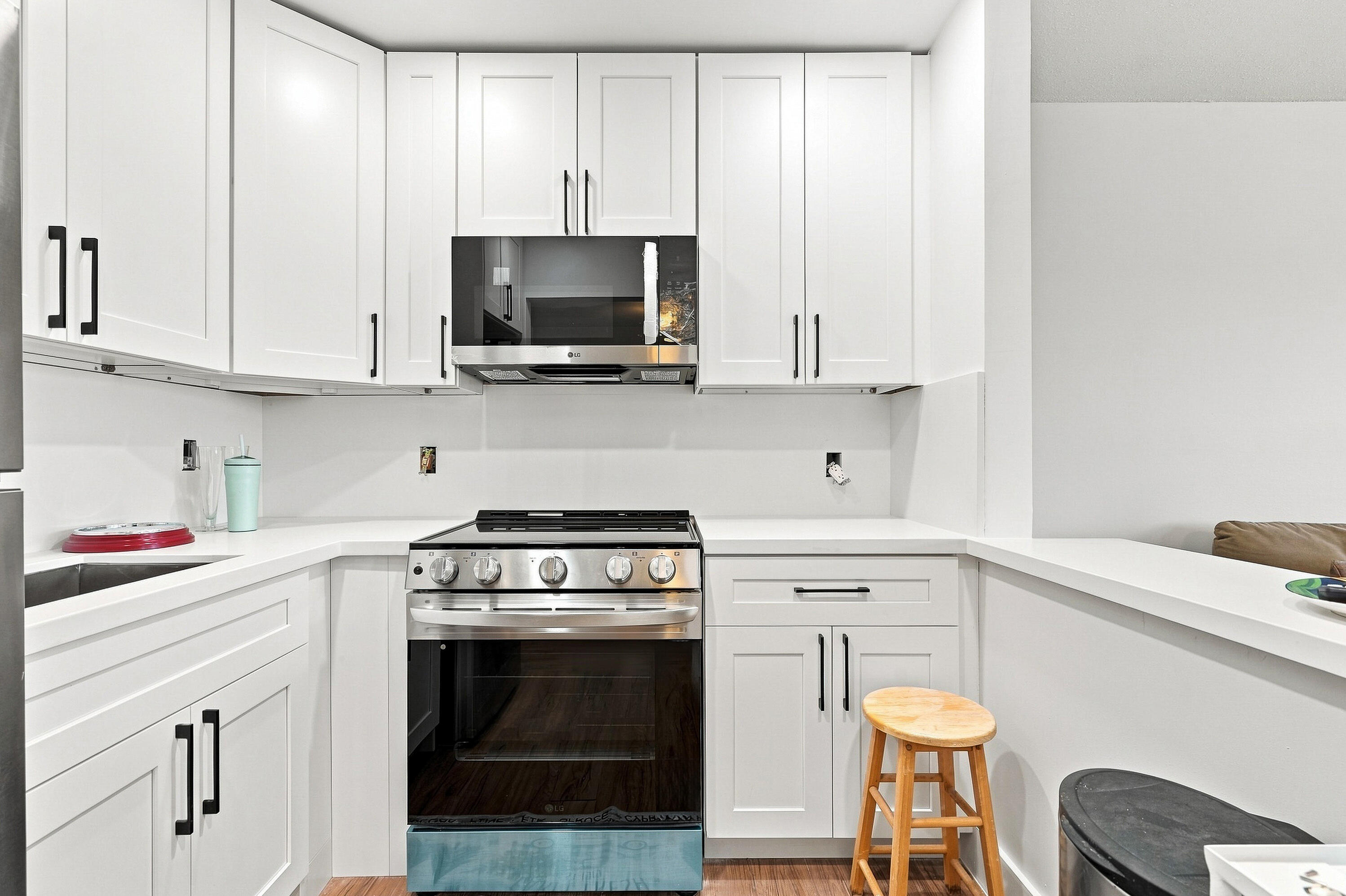 143 Cambridge F Property Photo 8