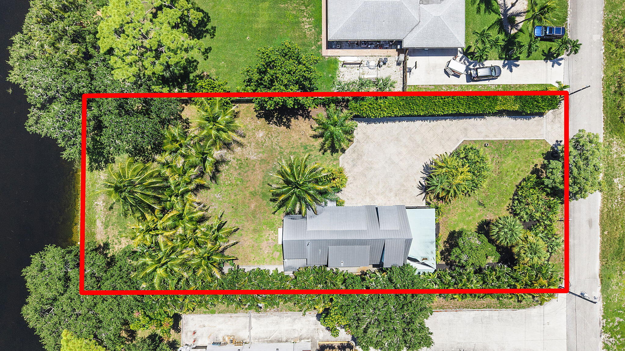 7044 Thompson Road Property Photo 2