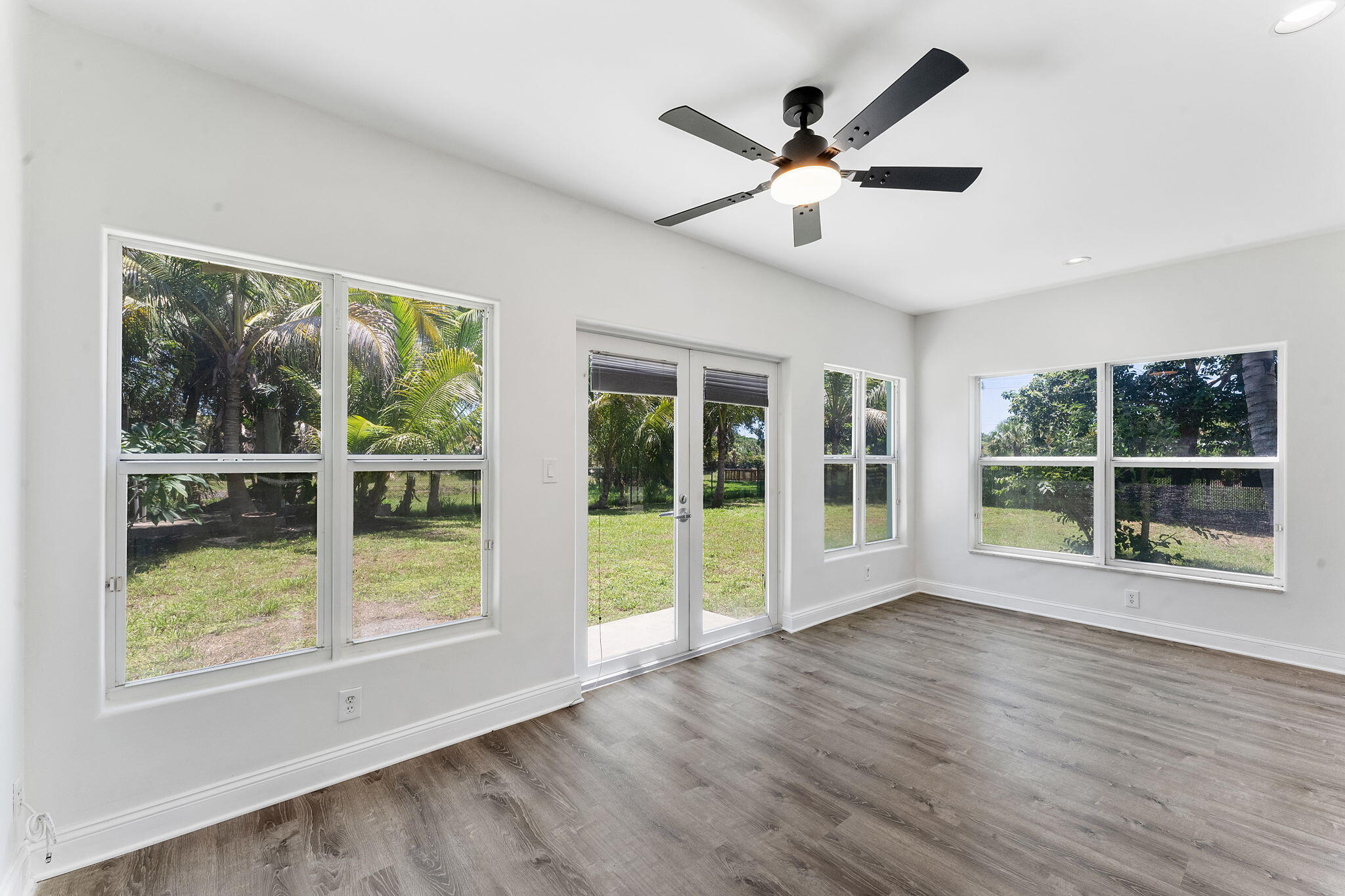 7044 Thompson Road Property Photo 6