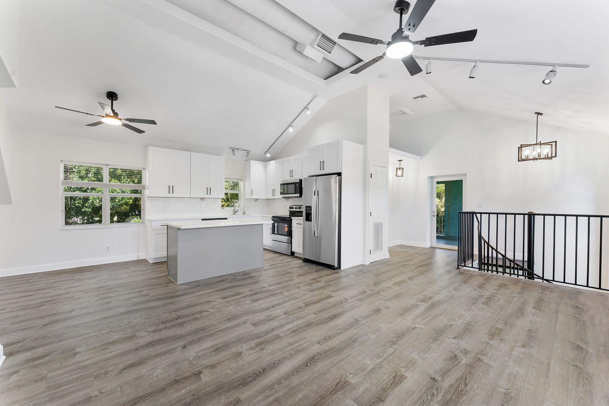 7044 Thompson Road Property Photo 15