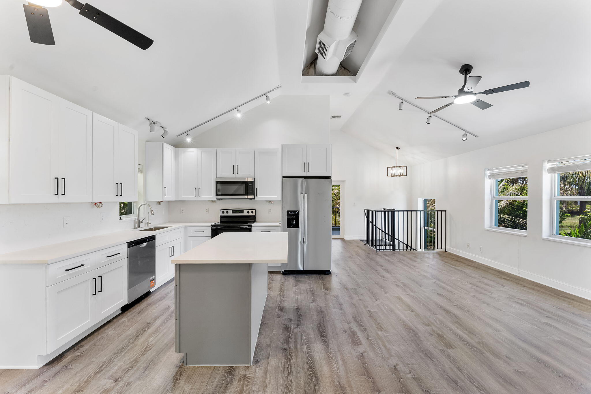 7044 Thompson Road Property Photo 18