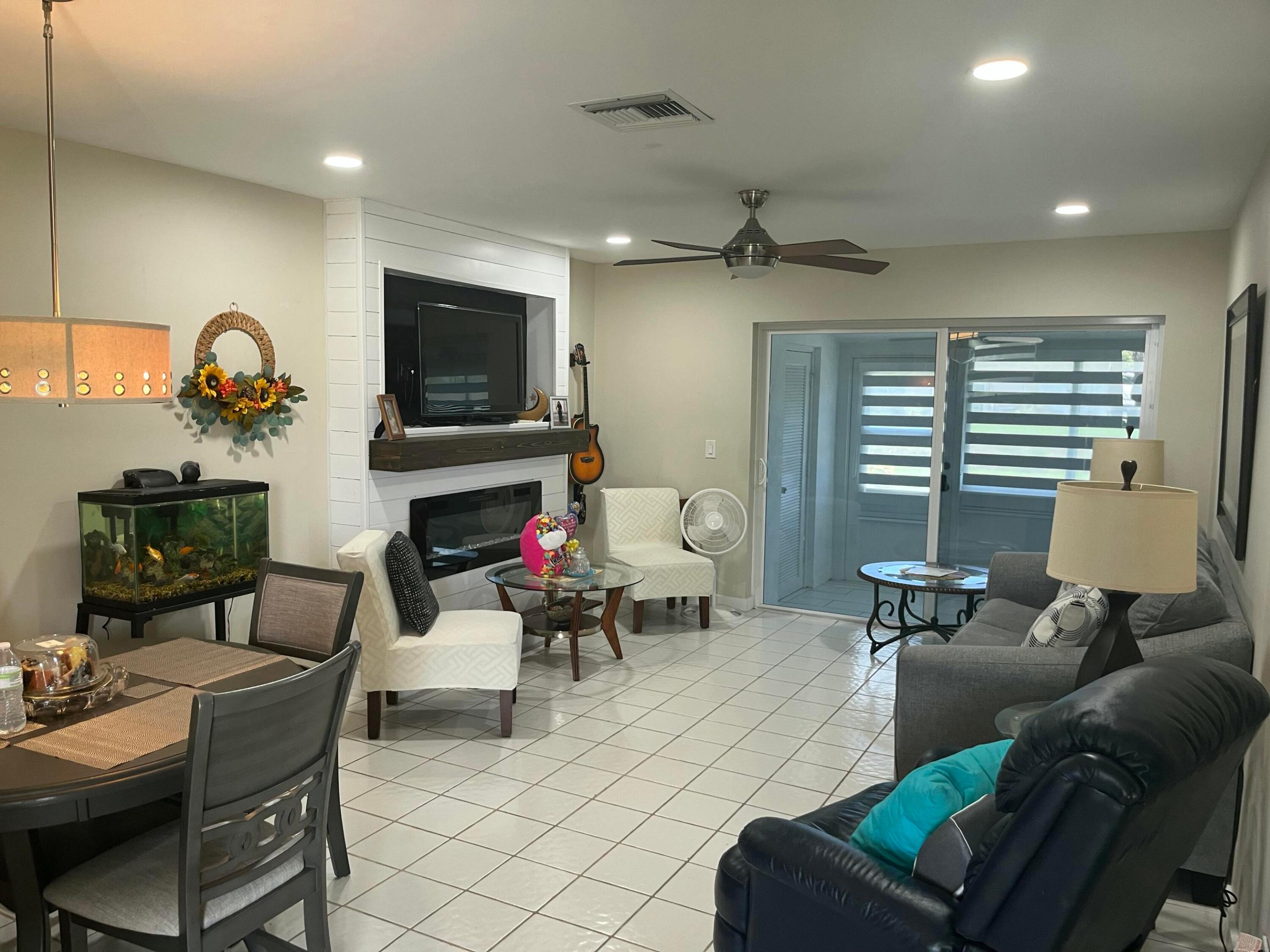 2758 Emory Drive E C Property Photo 3