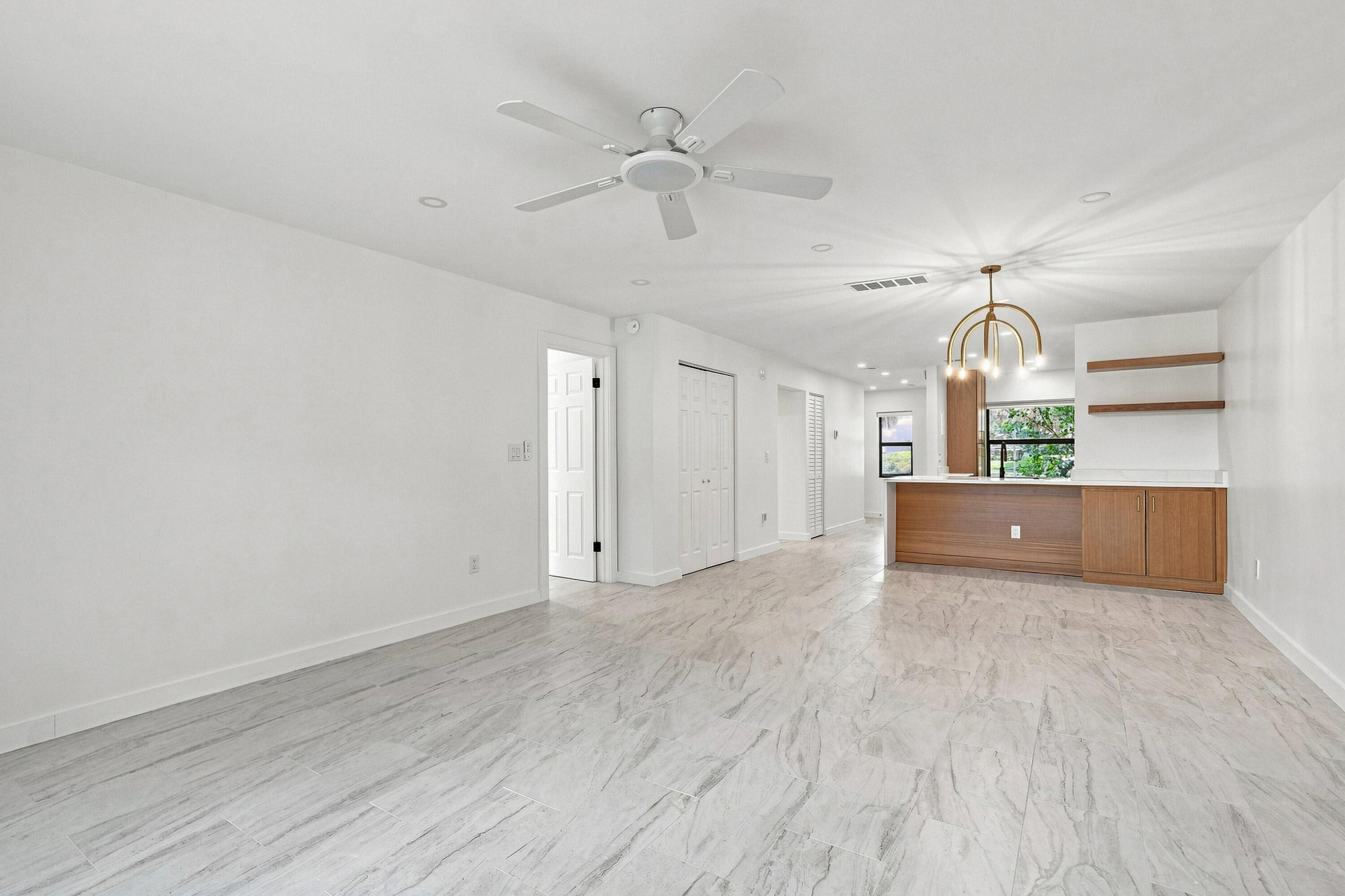 21578 Juego Circle 26c Property Photo 5