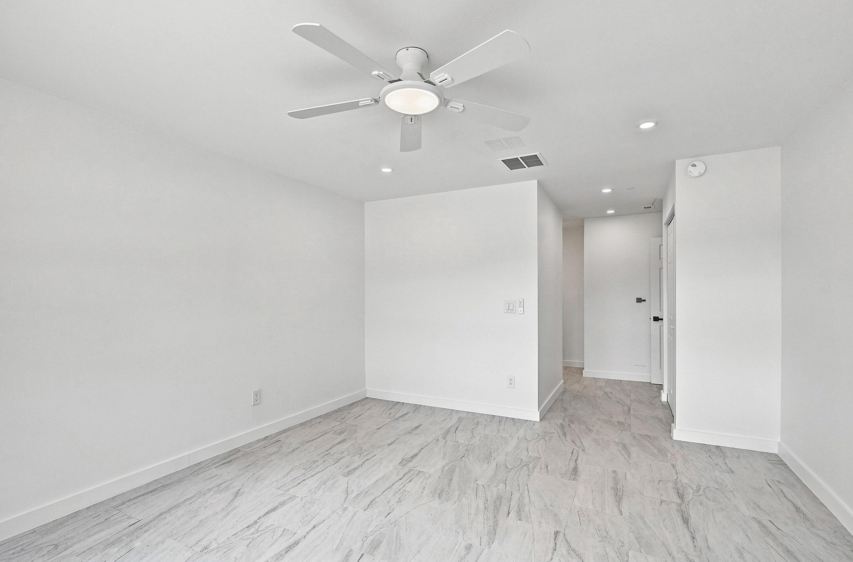 21578 Juego Circle 26c Property Photo 14
