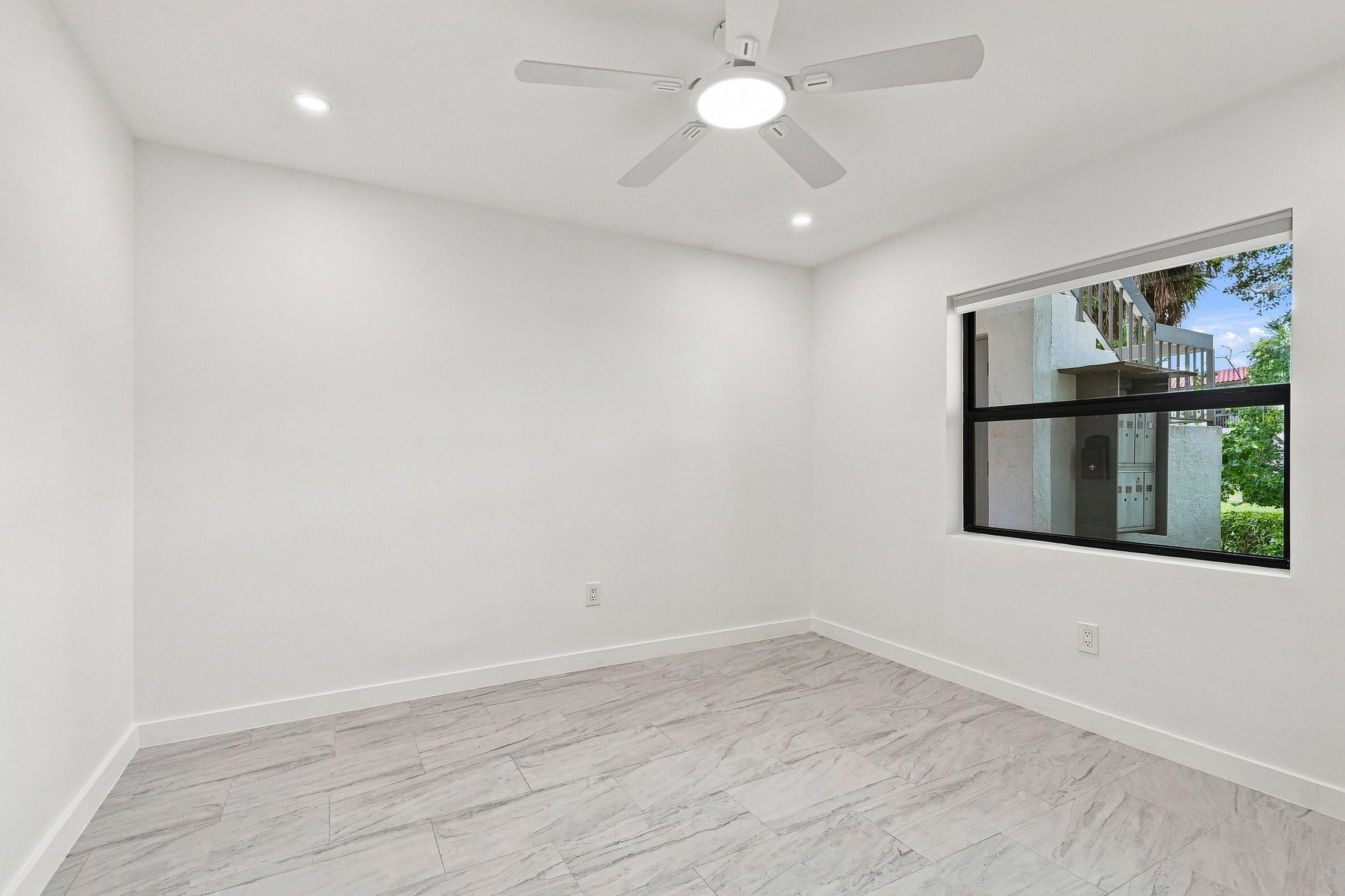 21578 Juego Circle 26c Property Photo 17