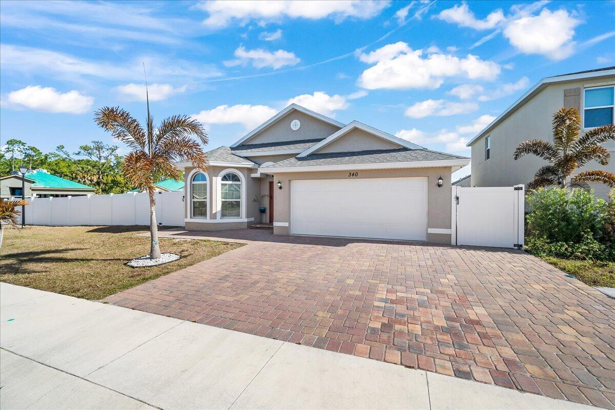 340 PALM BREEZES Drive Property Photo 1