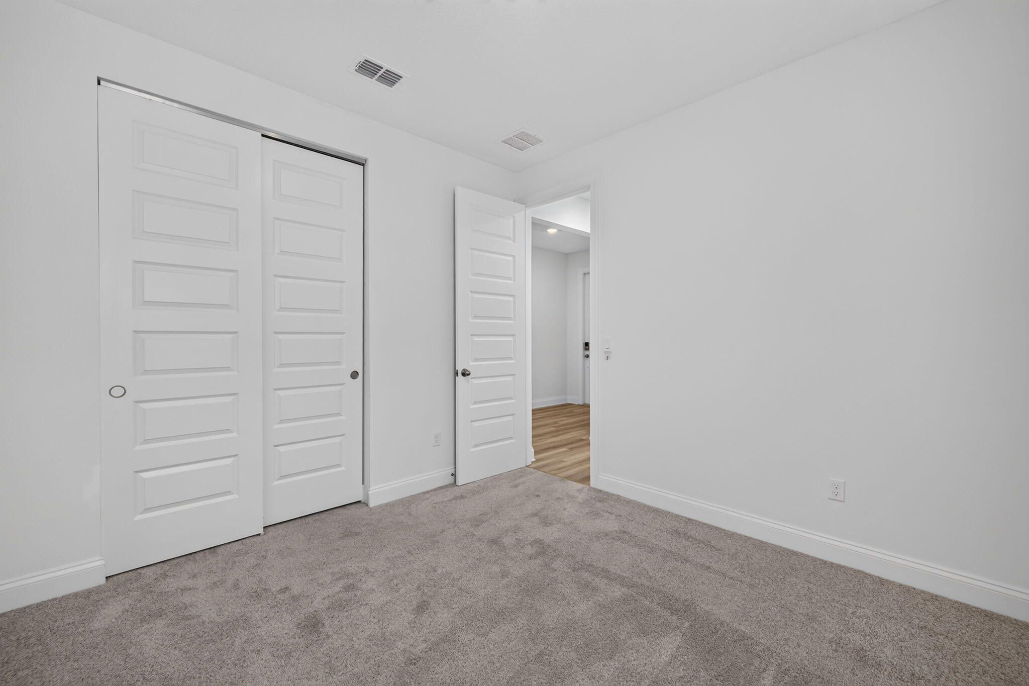 8666 Dahlia Circle Property Photo 9