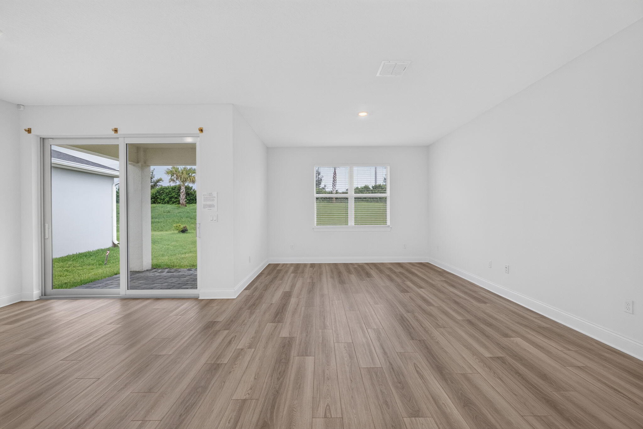 8666 Dahlia Circle Property Photo 13