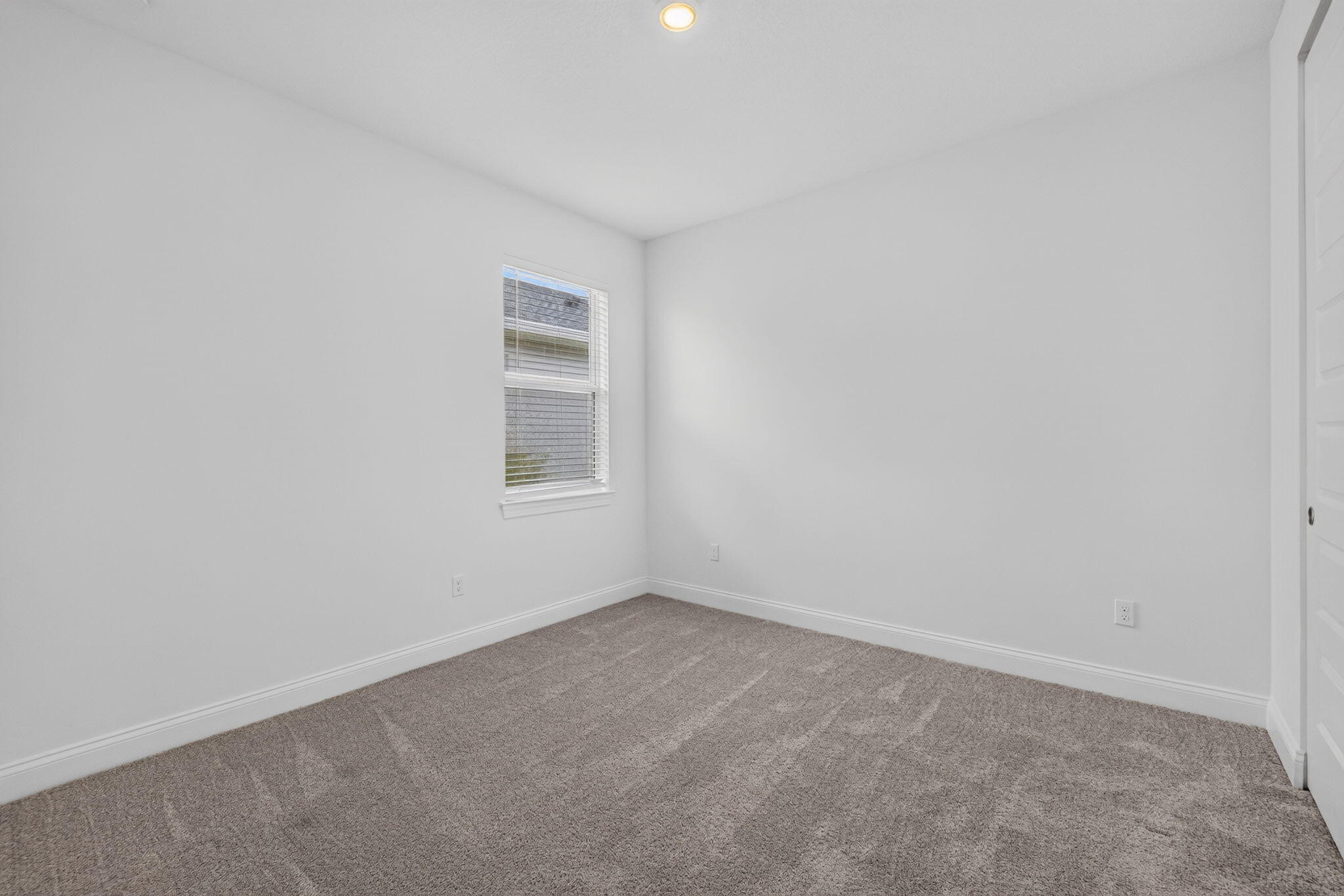 8666 Dahlia Circle Property Photo 29