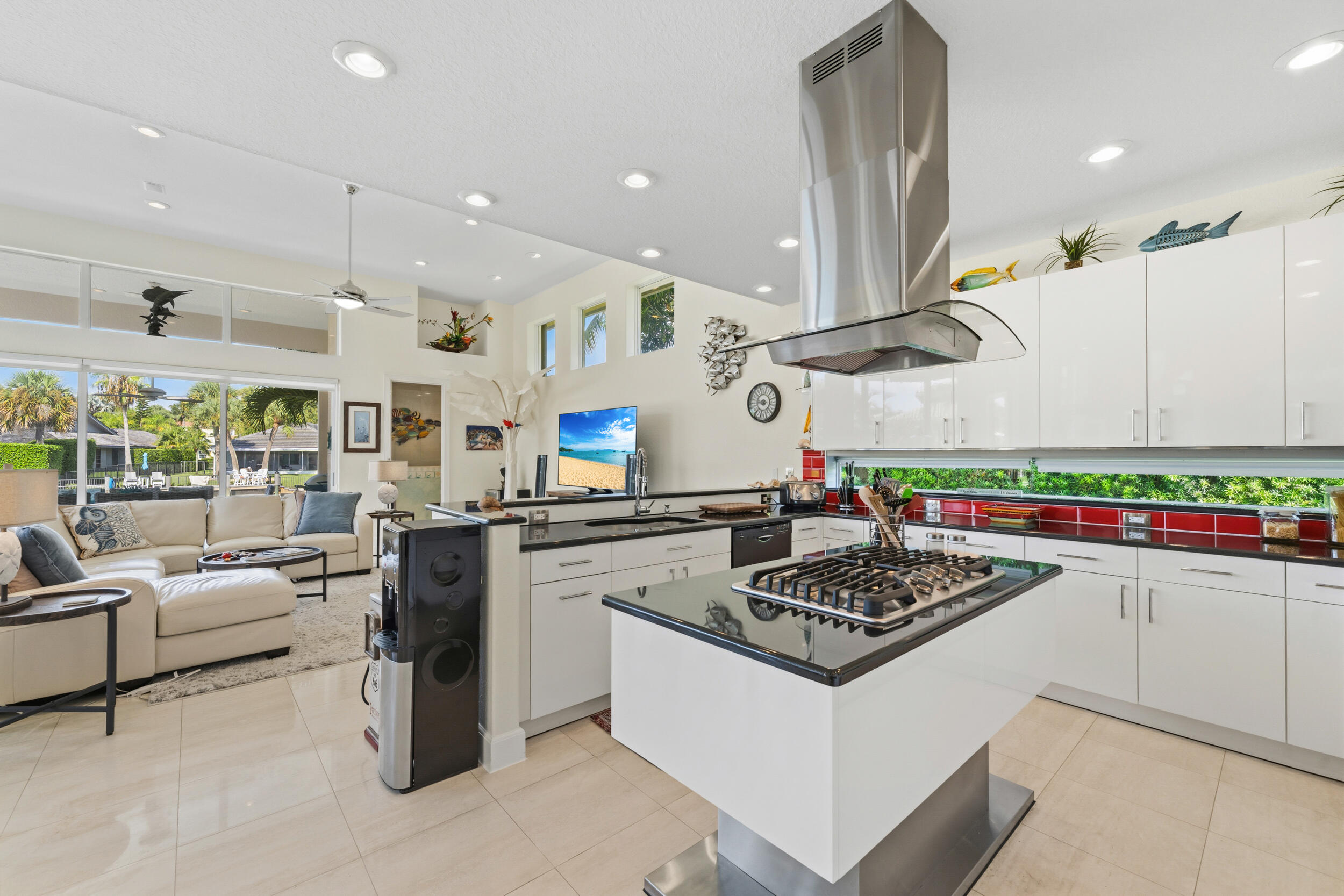 9 Island Road Property Photo 16