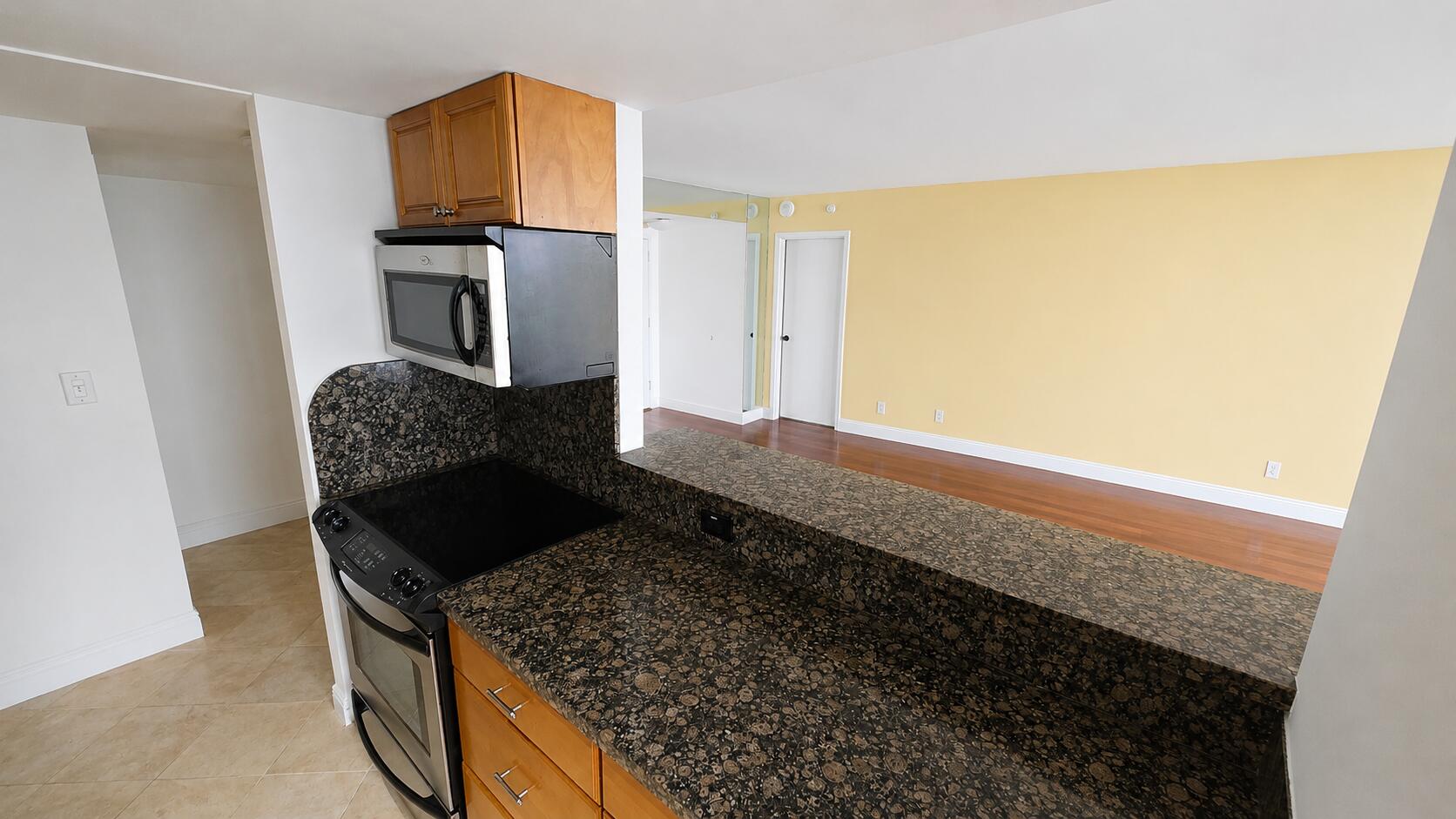 230 174th Street 1805 Property Photo 9
