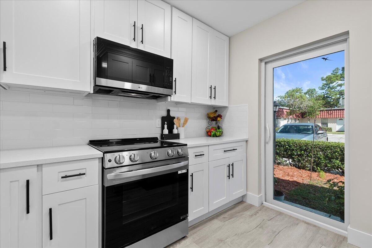 742 Nantucket Circle Property Photo 3