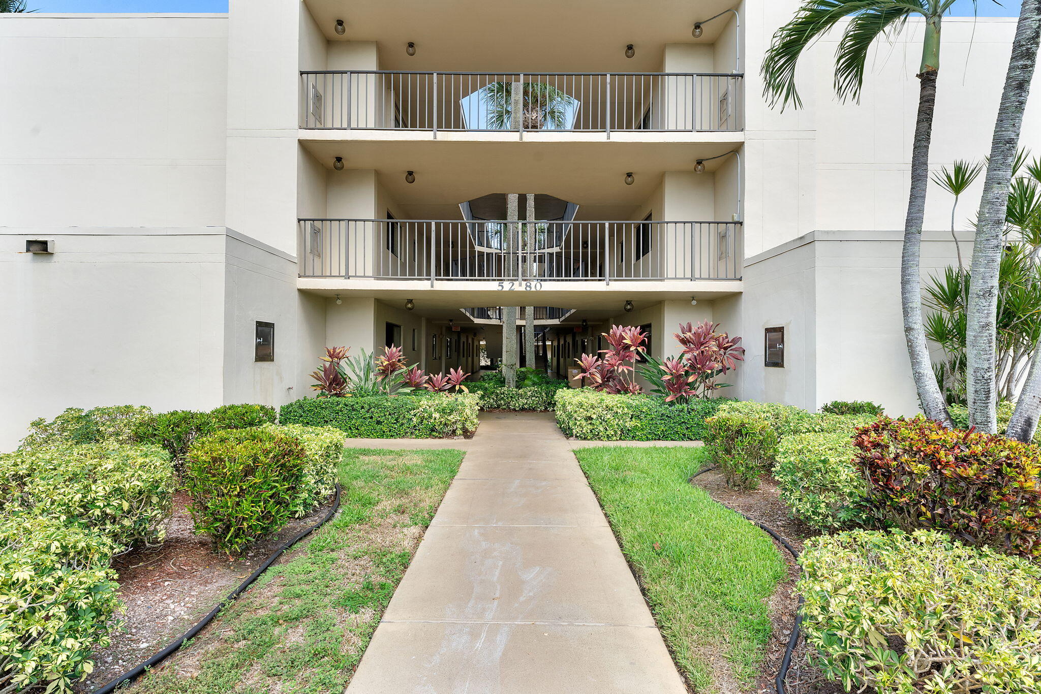 5280 Las Verdes Circle 124 Property Photo 1
