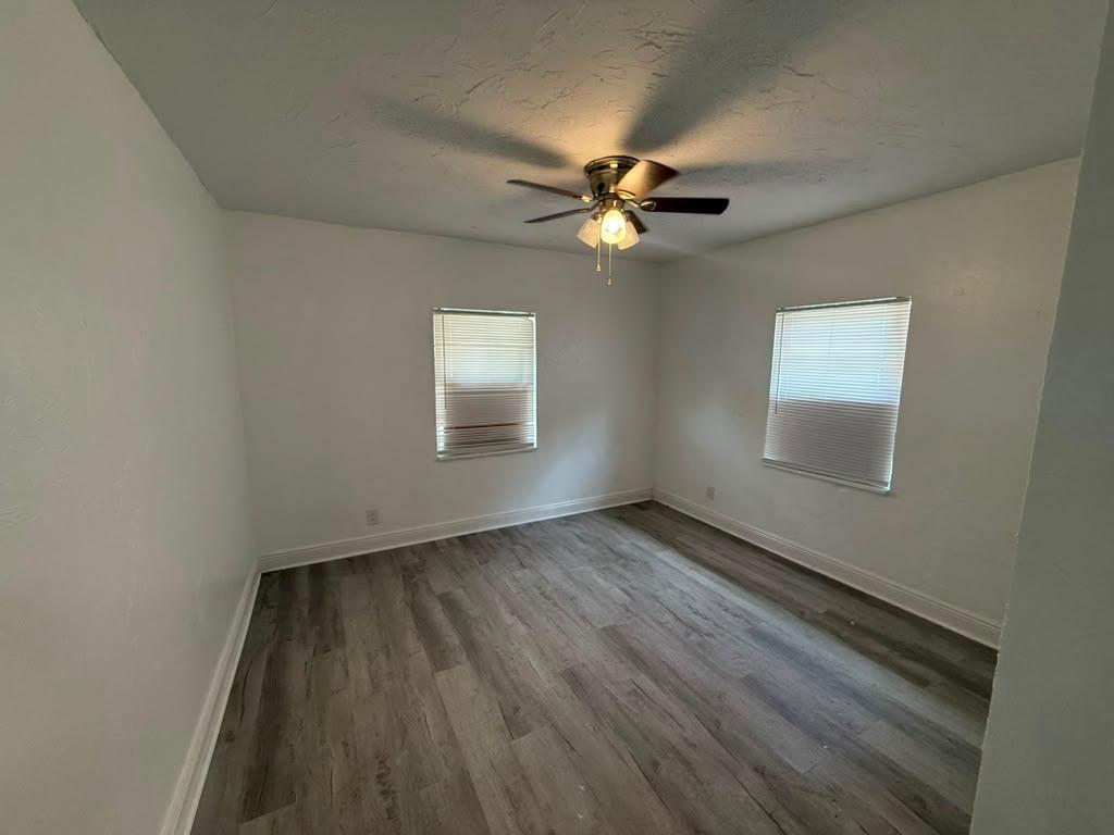 933 30th Court Property Photo 11