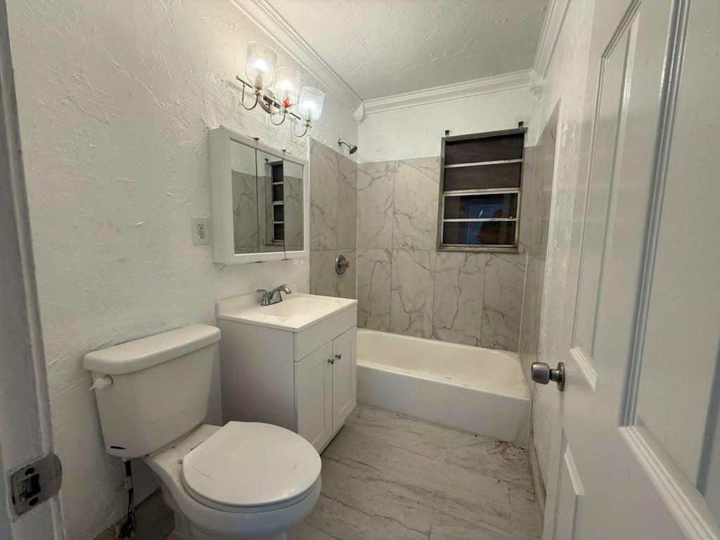933 30th Court Property Photo 13
