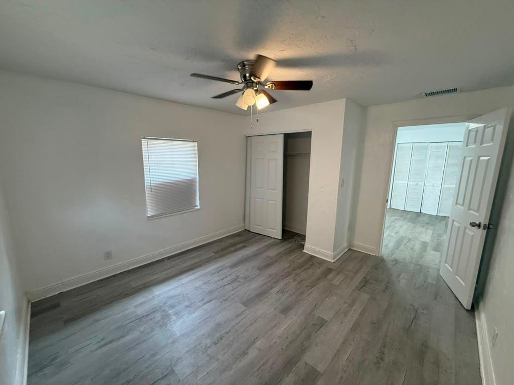 933 30th Court Property Photo 14
