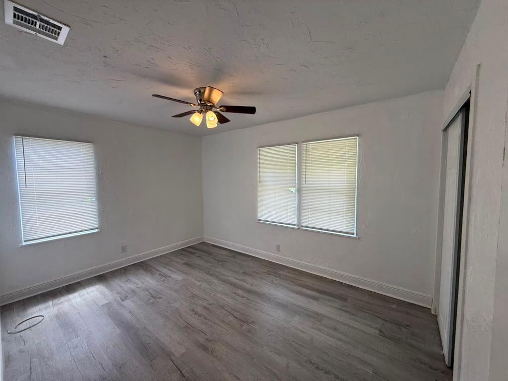 933 30th Court Property Photo 17