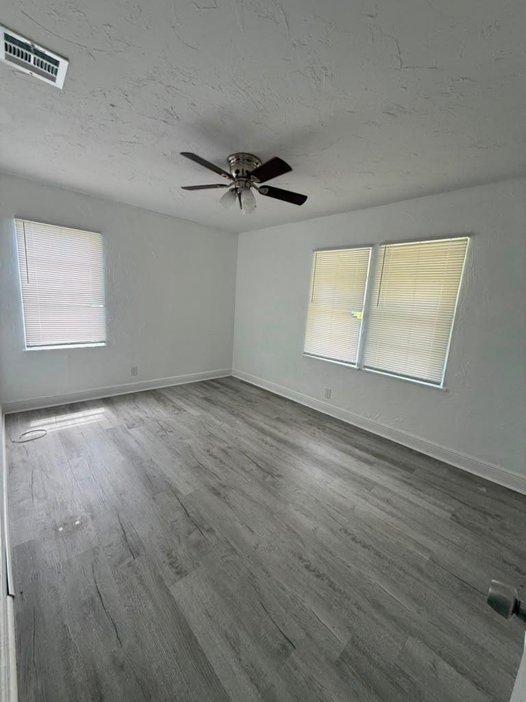 933 30th Court Property Photo 18