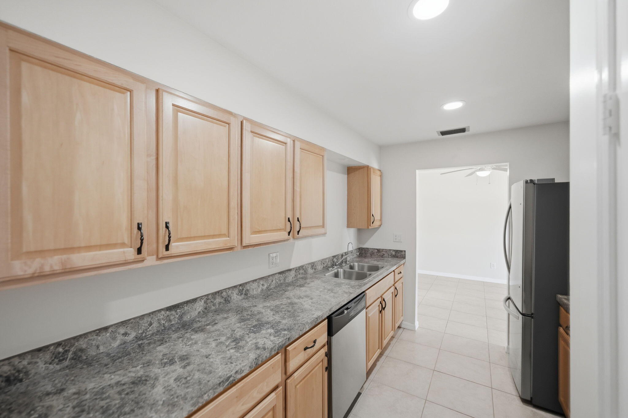 415 Willows Avenue Property Photo 23