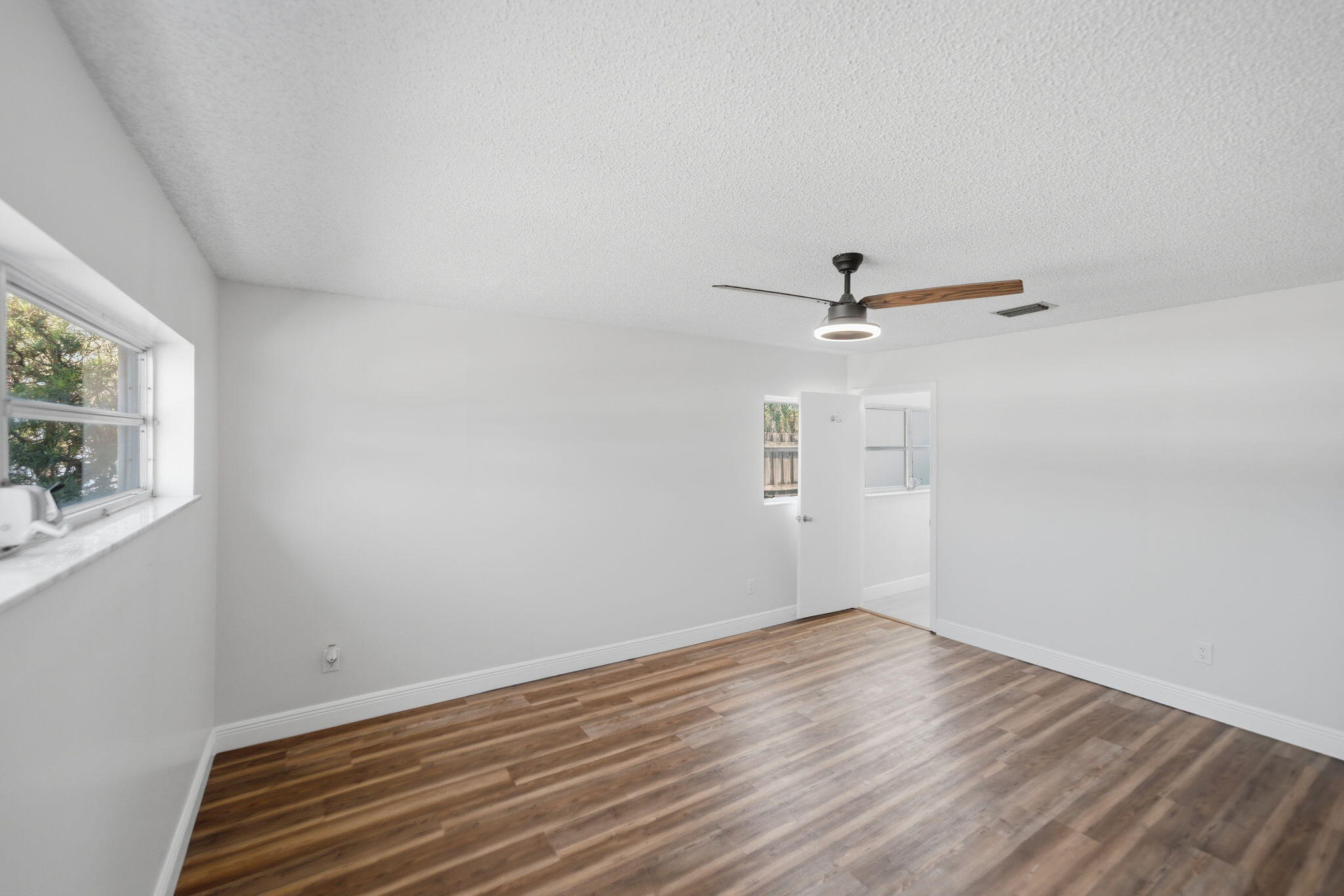 415 Willows Avenue Property Photo 25