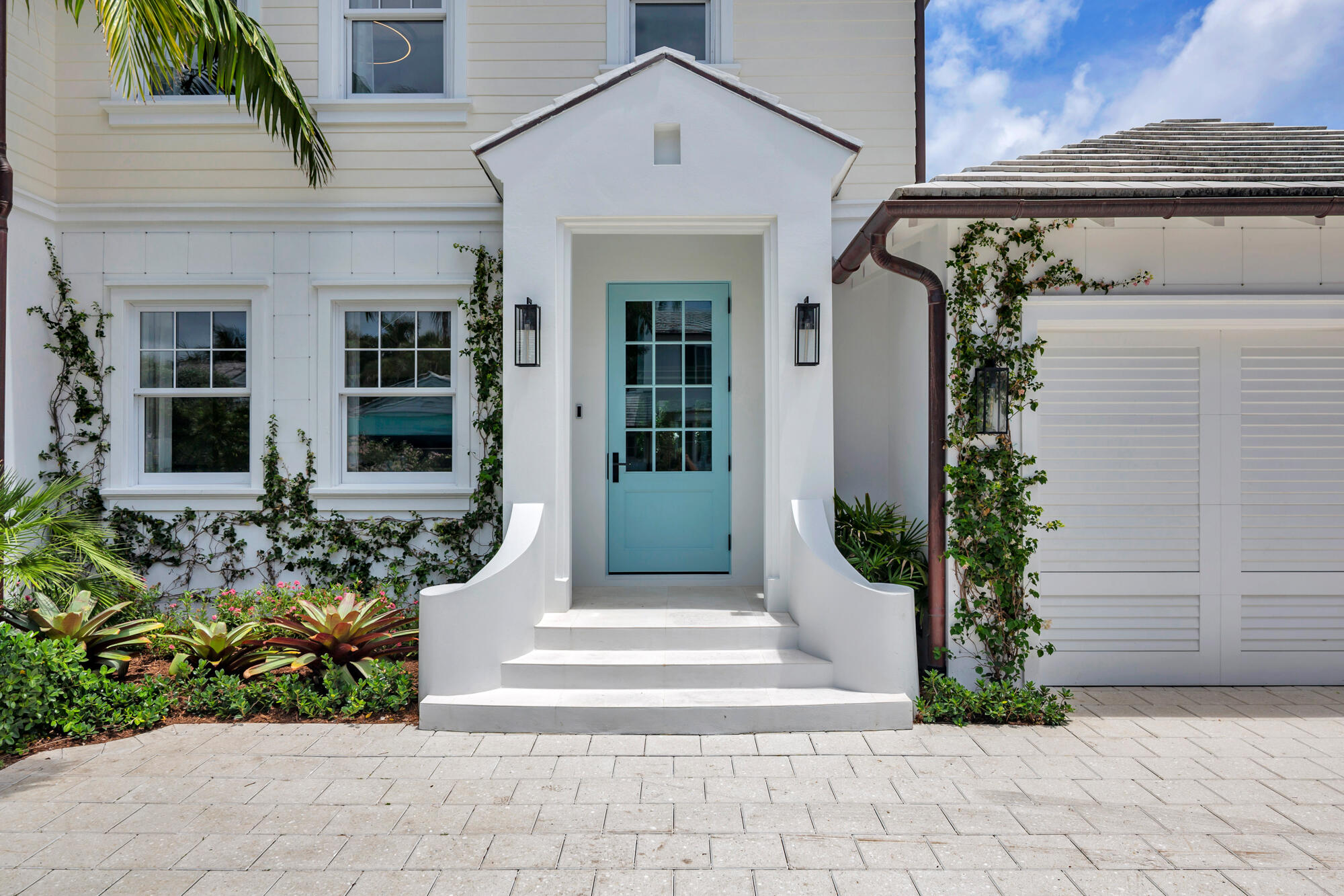 223 Monterey Road Property Photo 4