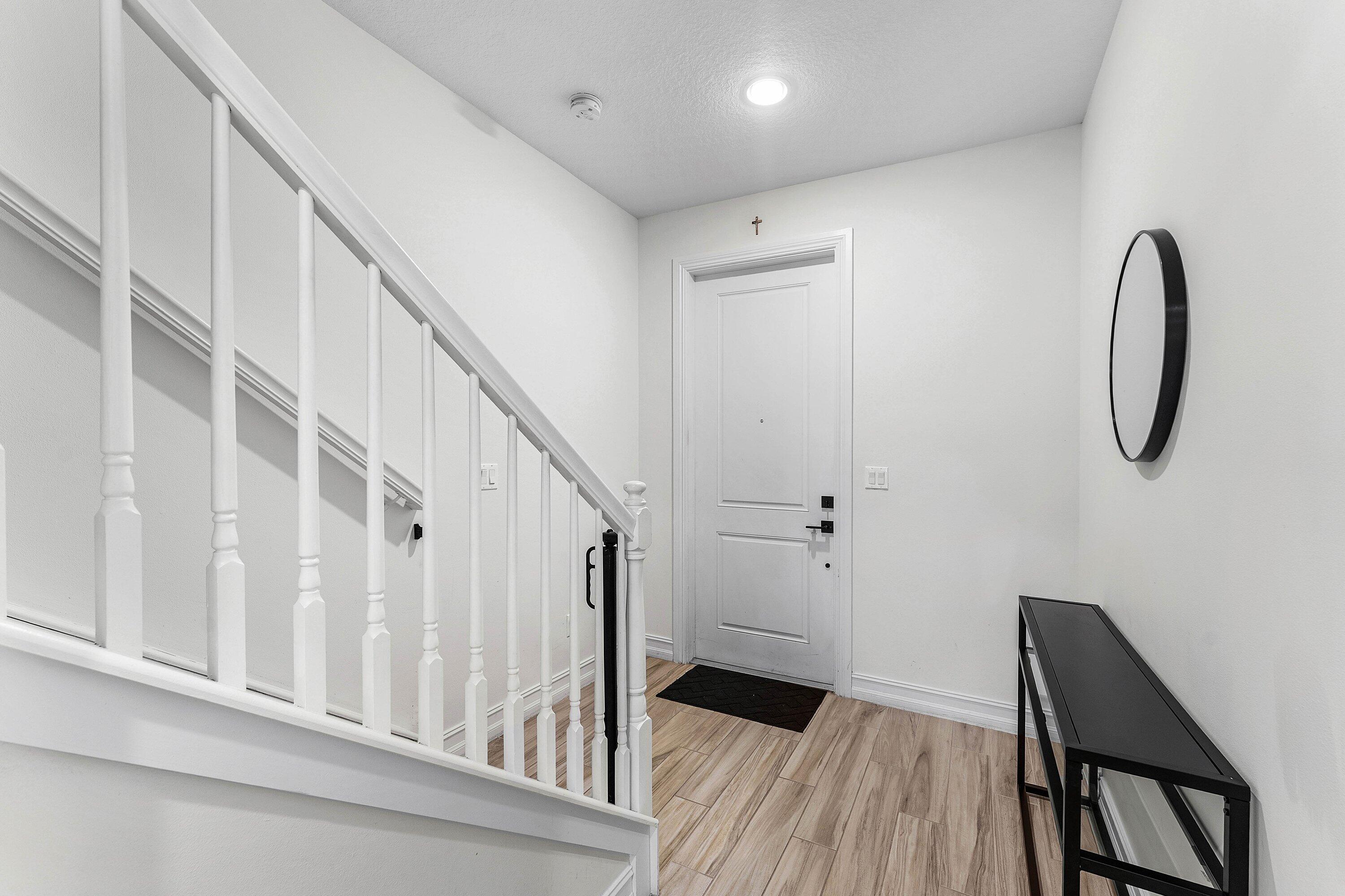 10175 Akenside Drive Property Photo 3