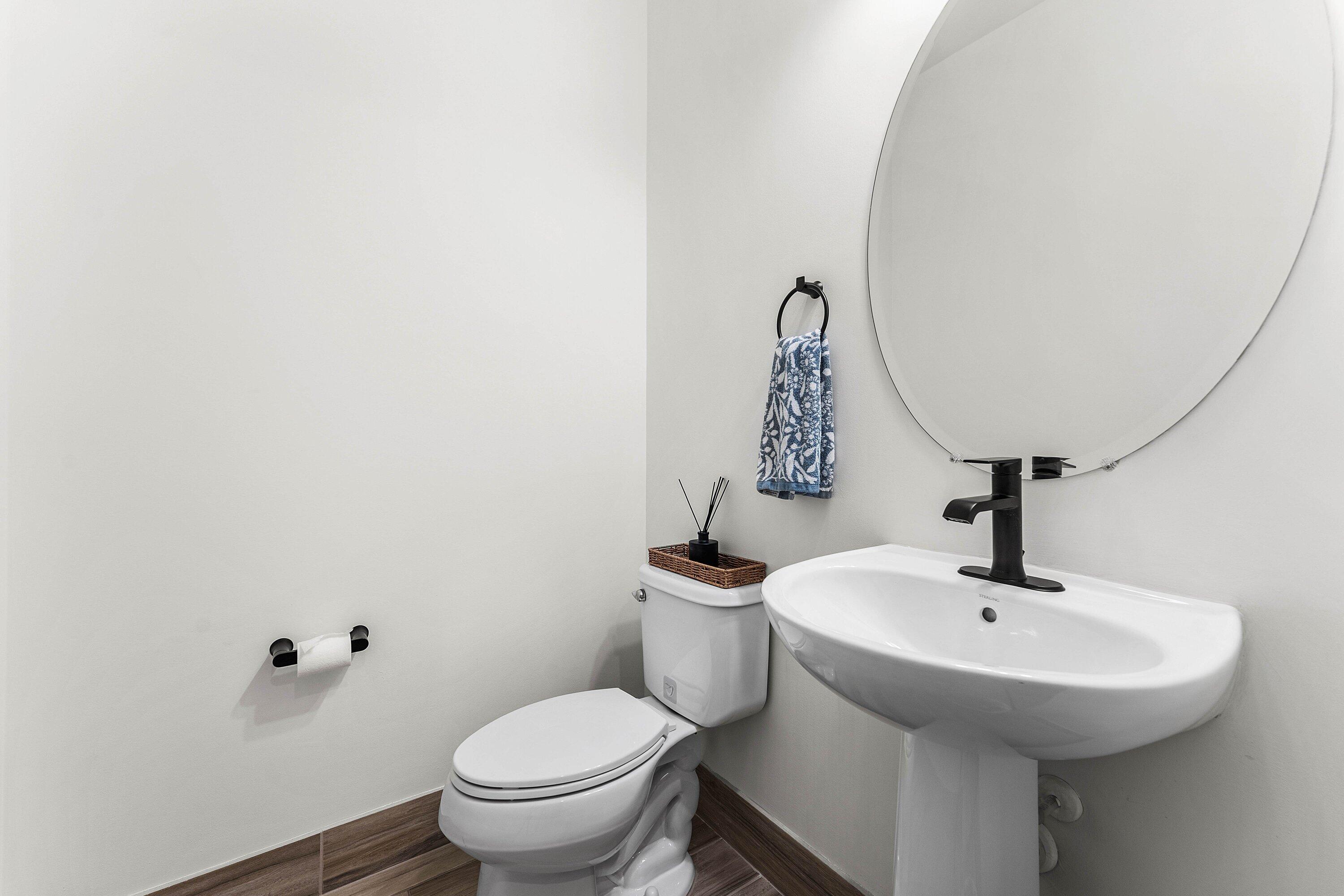 10175 Akenside Drive Property Photo 14