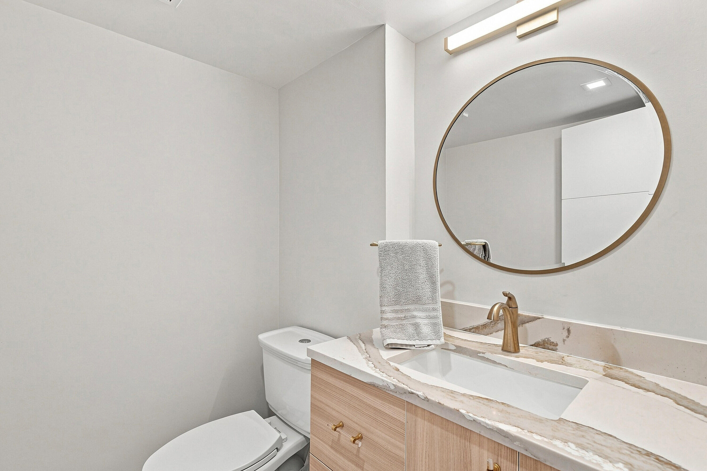 3550 Galt Ocean Drive 704 Property Photo 5