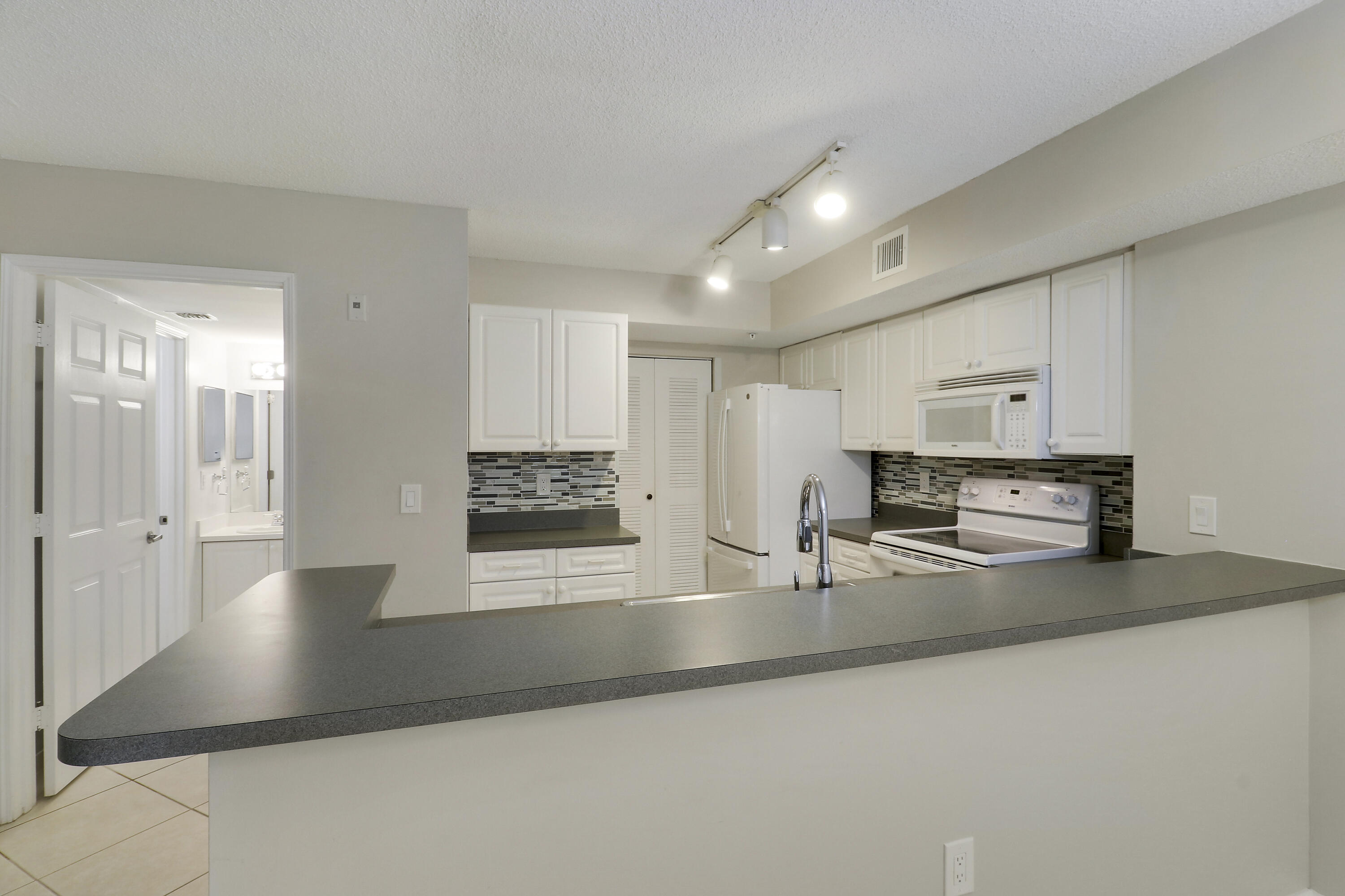 236 Village Boulevard 1106 Property Photo 8
