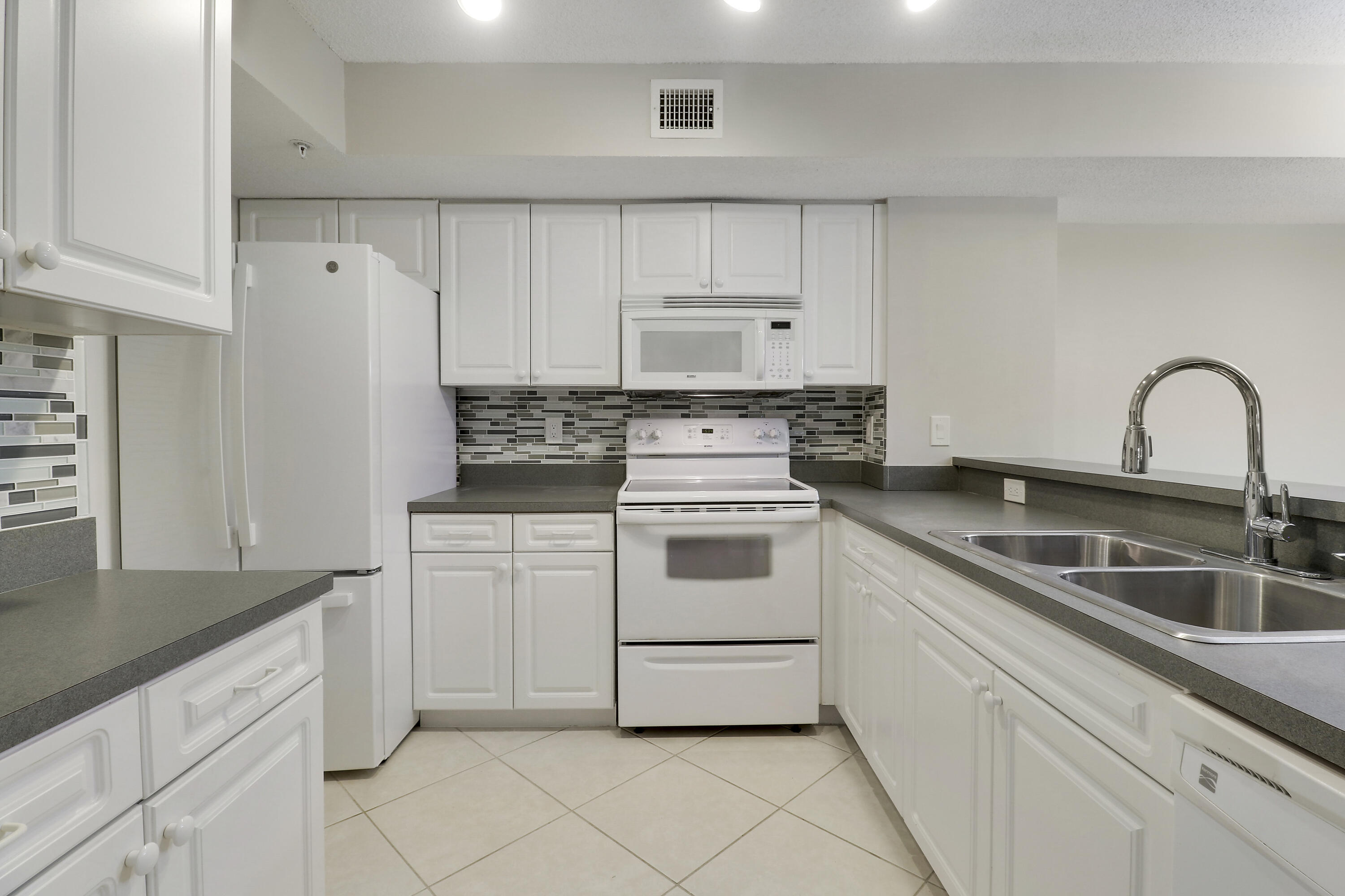 236 Village Boulevard 1106 Property Photo 10