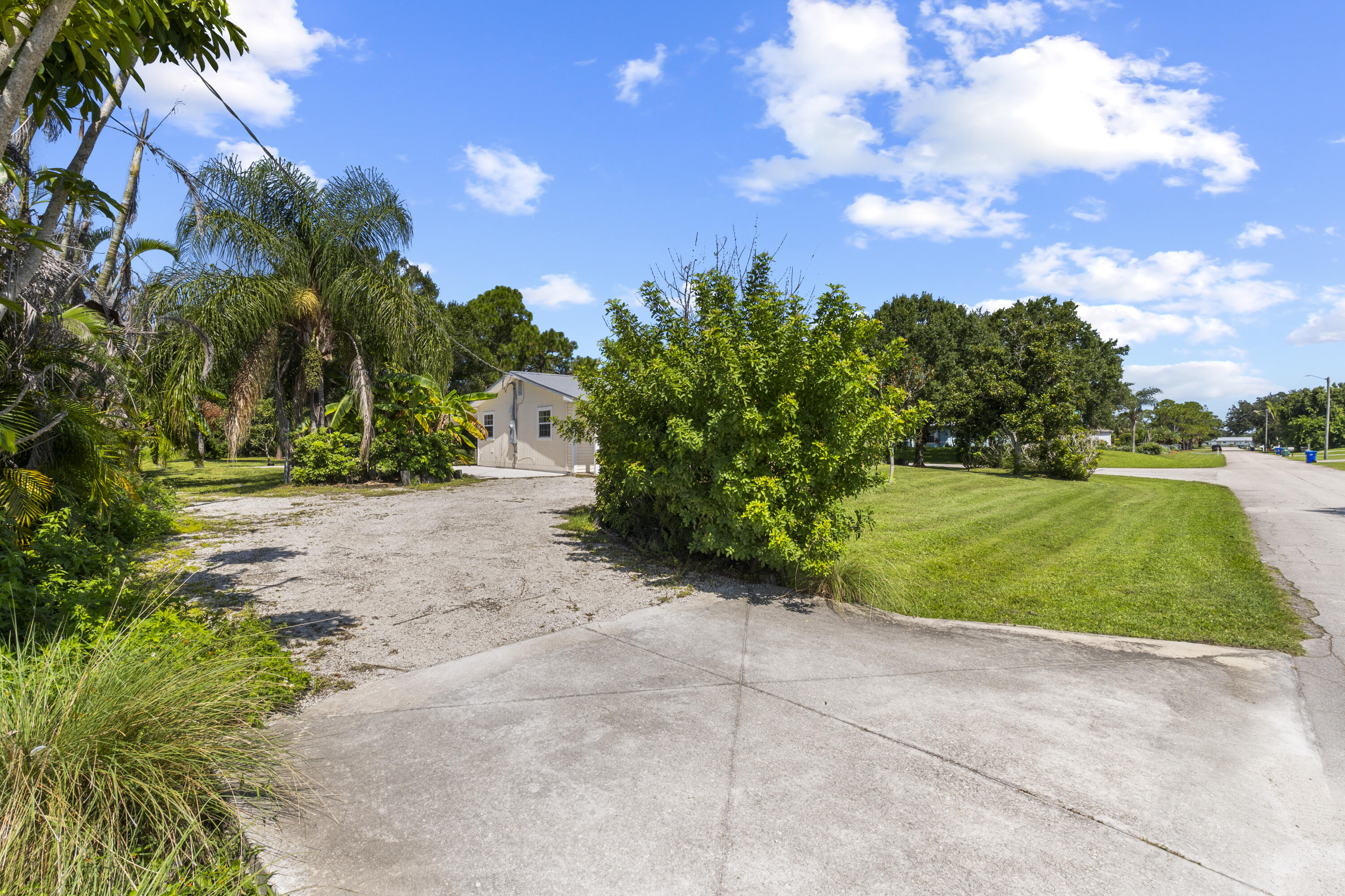 874 Blossom Drive Property Photo 3