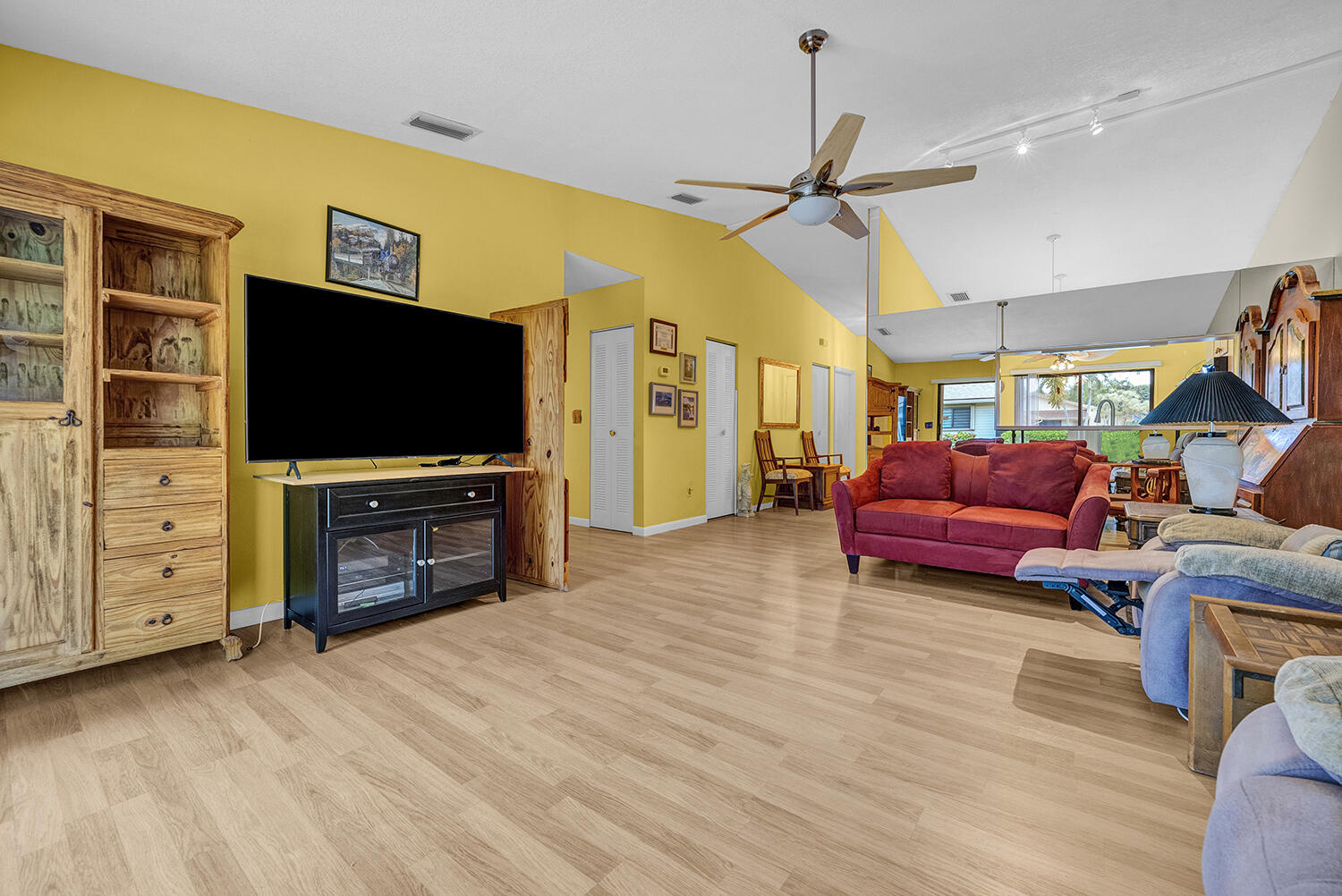 8 Eaton Place Property Photo 14