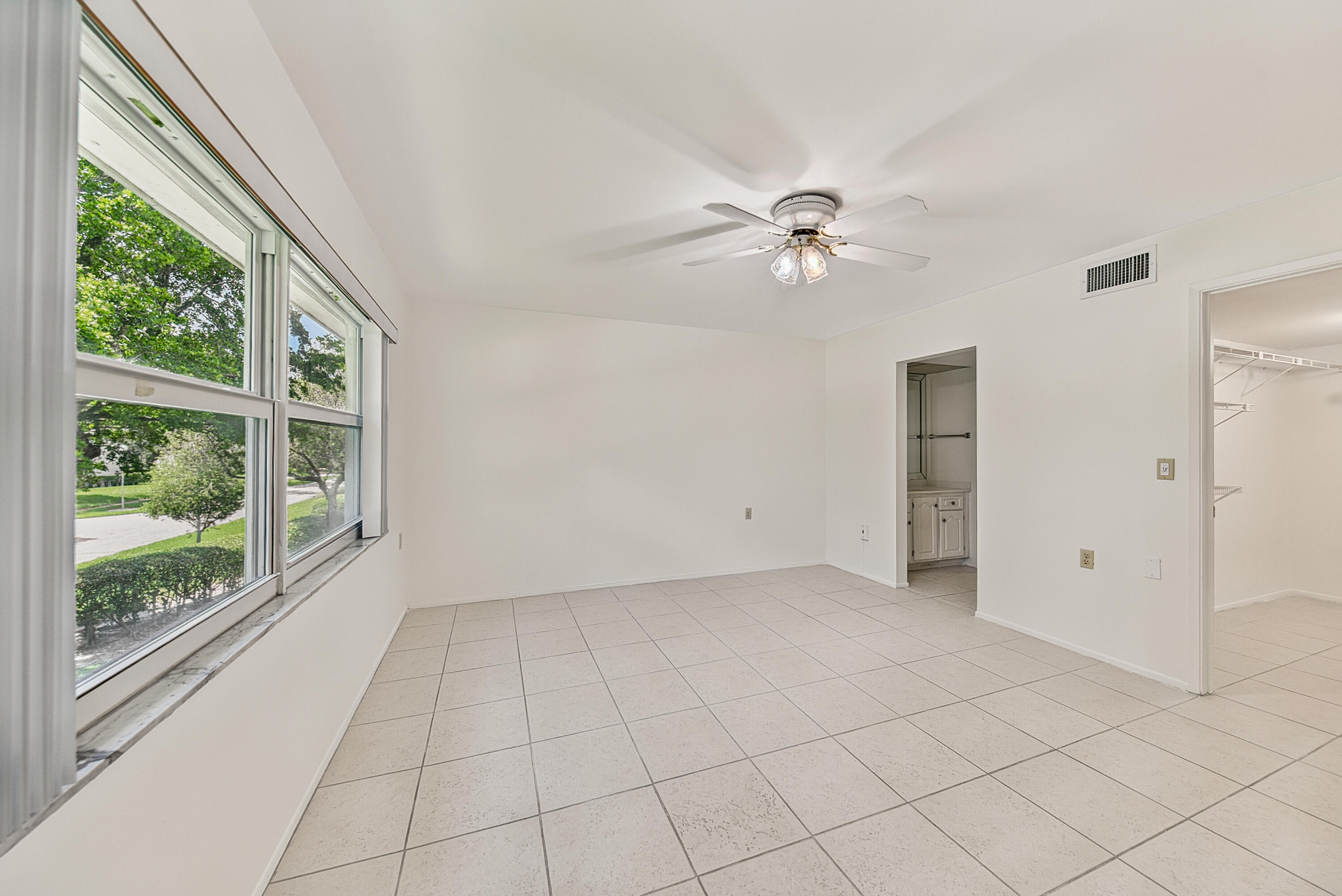 1204 Bahama Bend B2 Property Photo 6