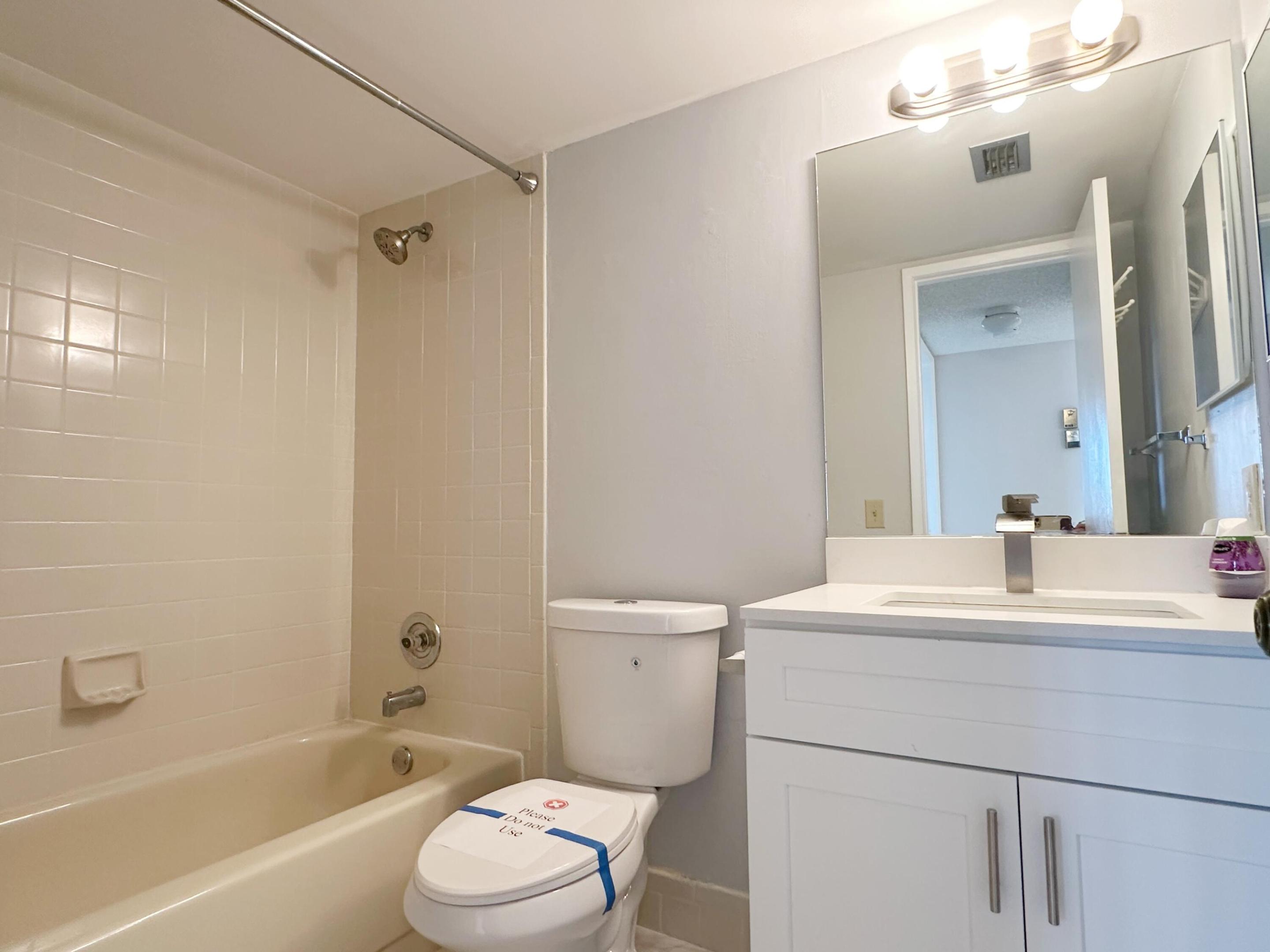 2220 N Cypress Bend Drive 503 Property Photo 25