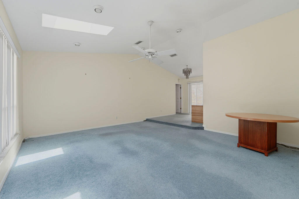 433 12th Street Se Property Photo 9