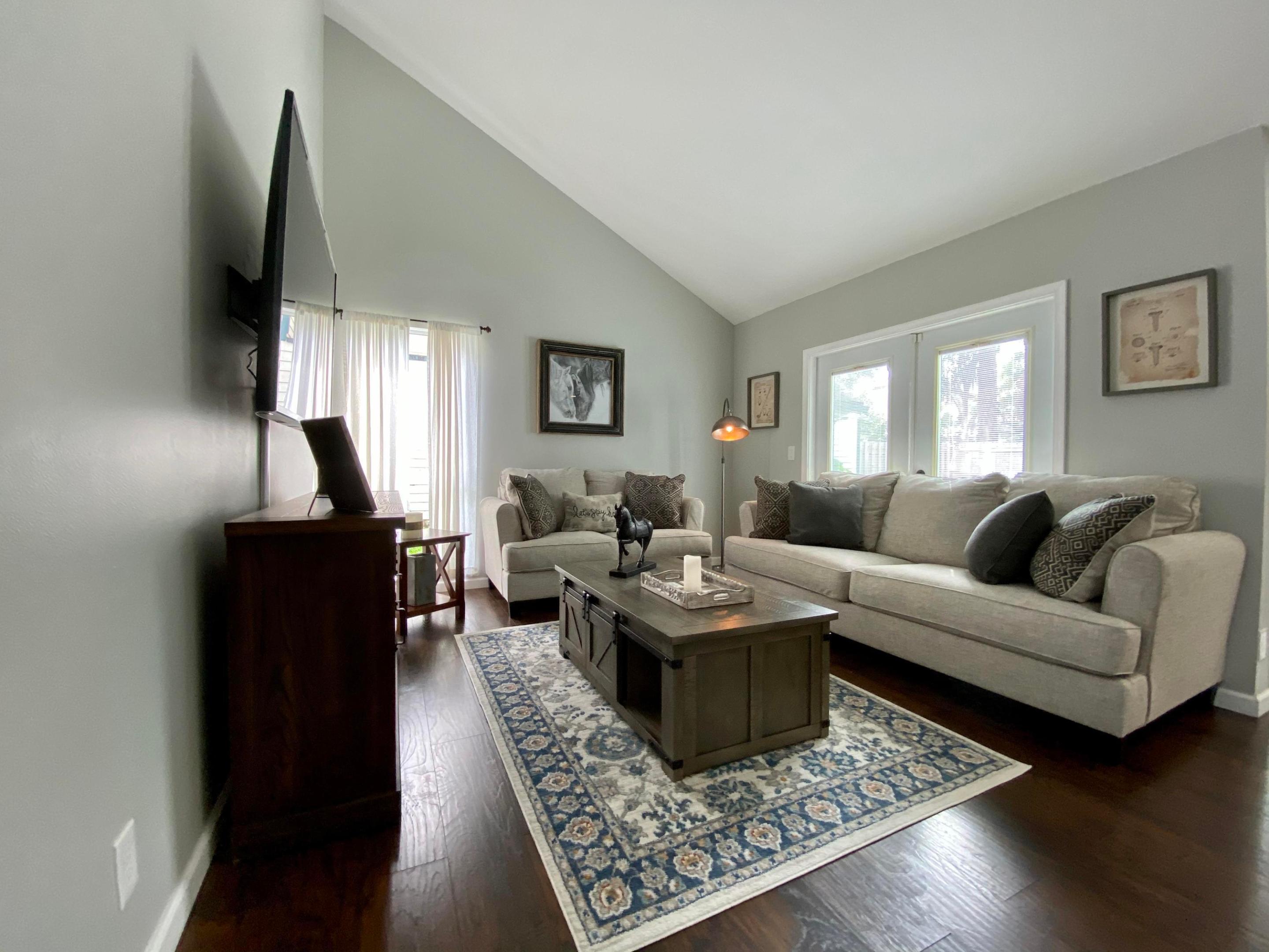 453 Park Forest Way Property Photo 1