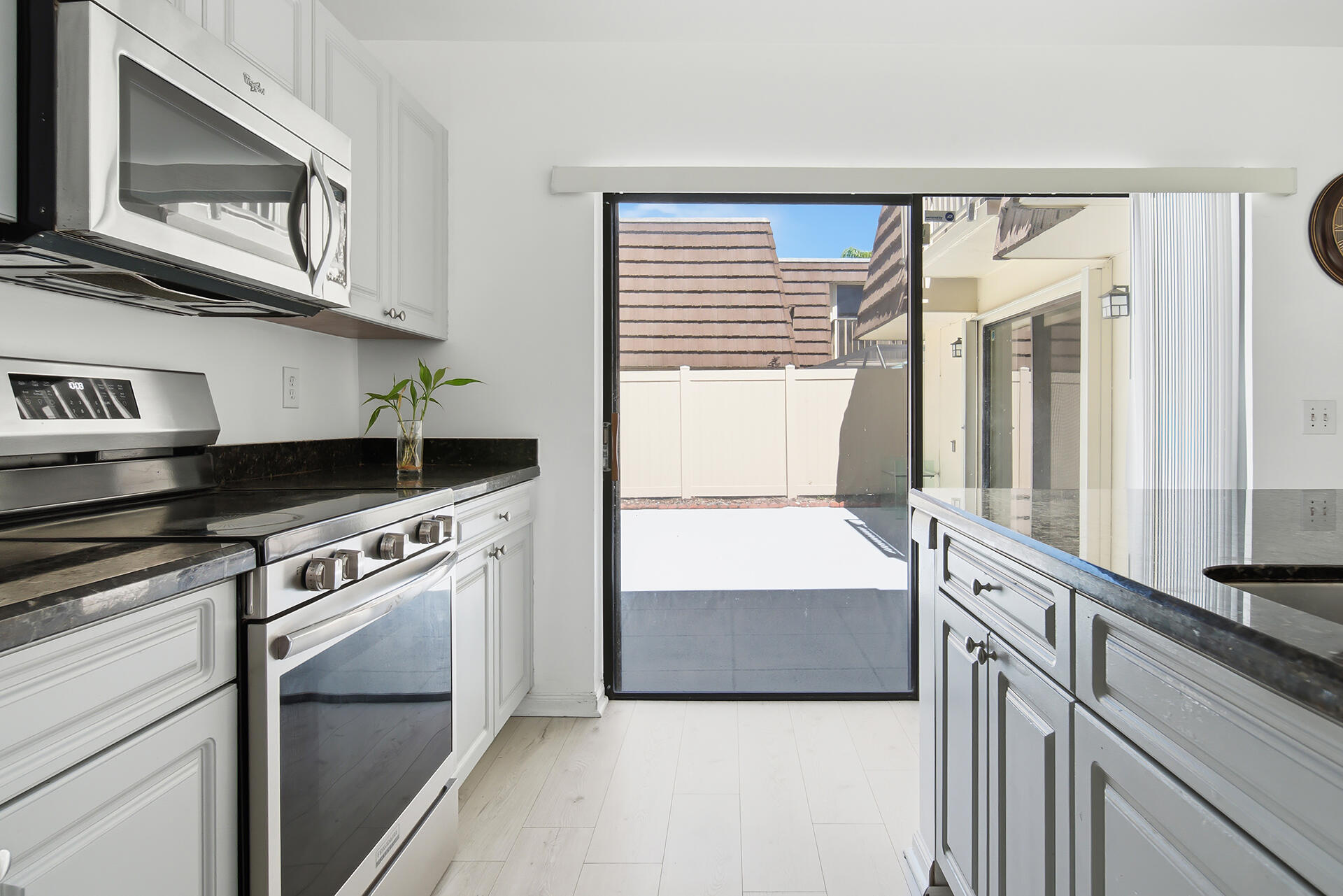7224 72nd Way Property Photo 12